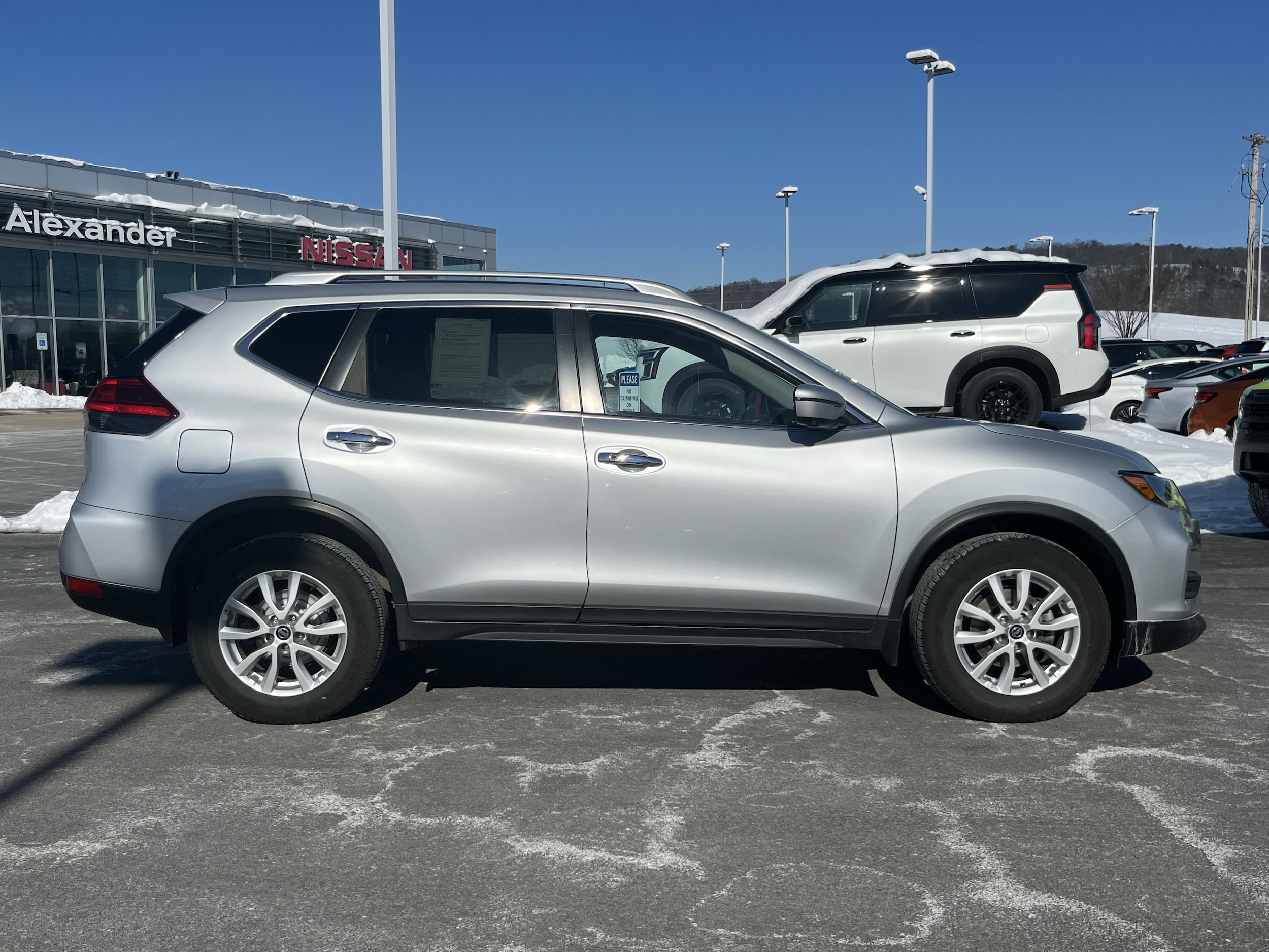 Used 2017 Nissan Rogue SV with VIN KNMAT2MV7HP529025 for sale in Montoursville, PA