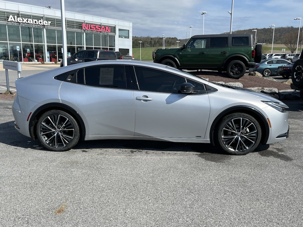 Used 2024 Toyota Prius XLE Hatchback