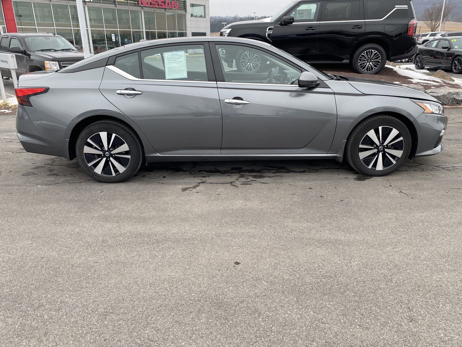 2022 Nissan Altima 2.5 SV photo 2