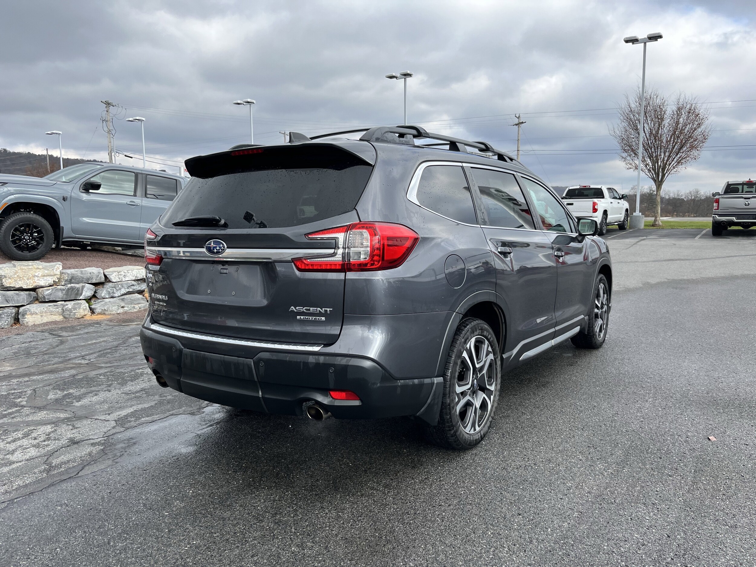 2023 Subaru Ascent Limited photo 2