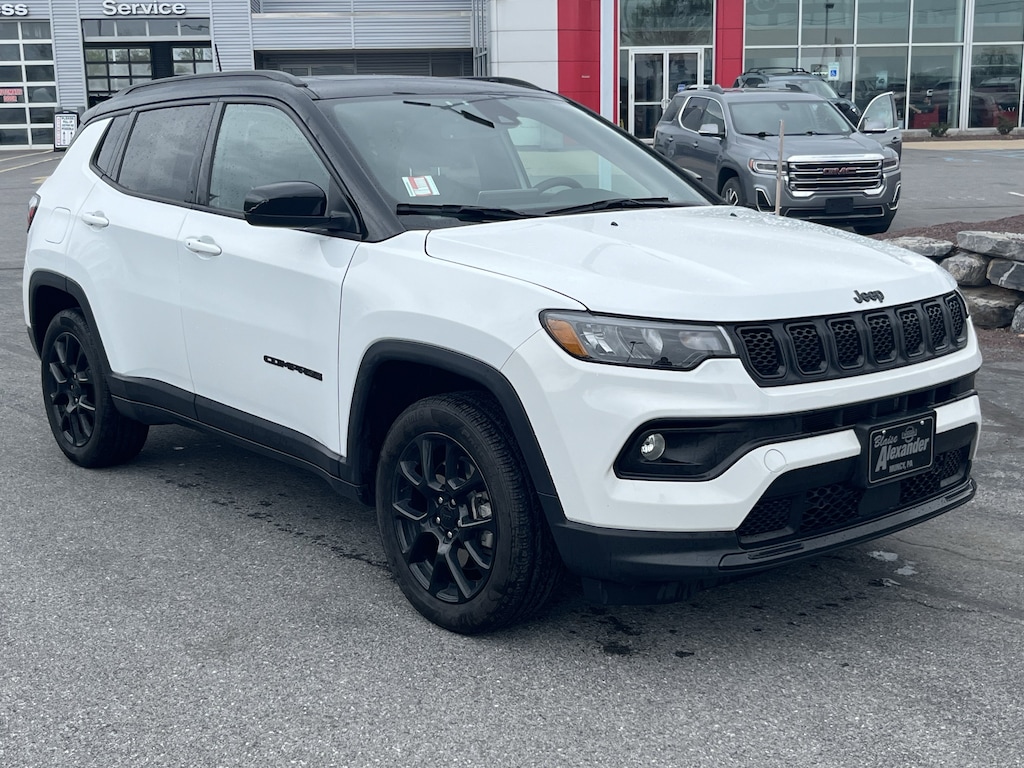 Used 2024 Jeep Compass Latitude SUV