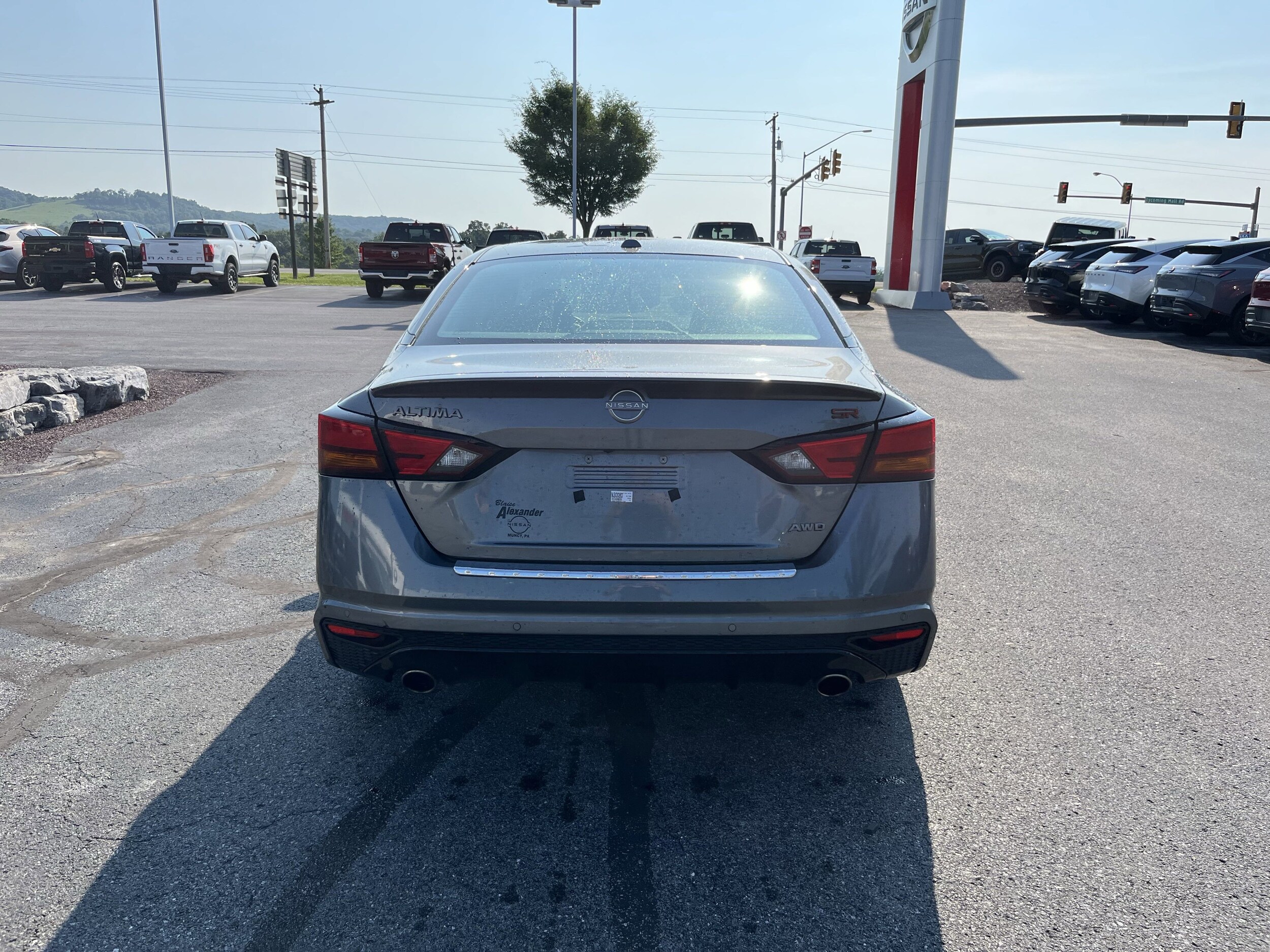 2023 Nissan Altima 2.5 SR photo 4