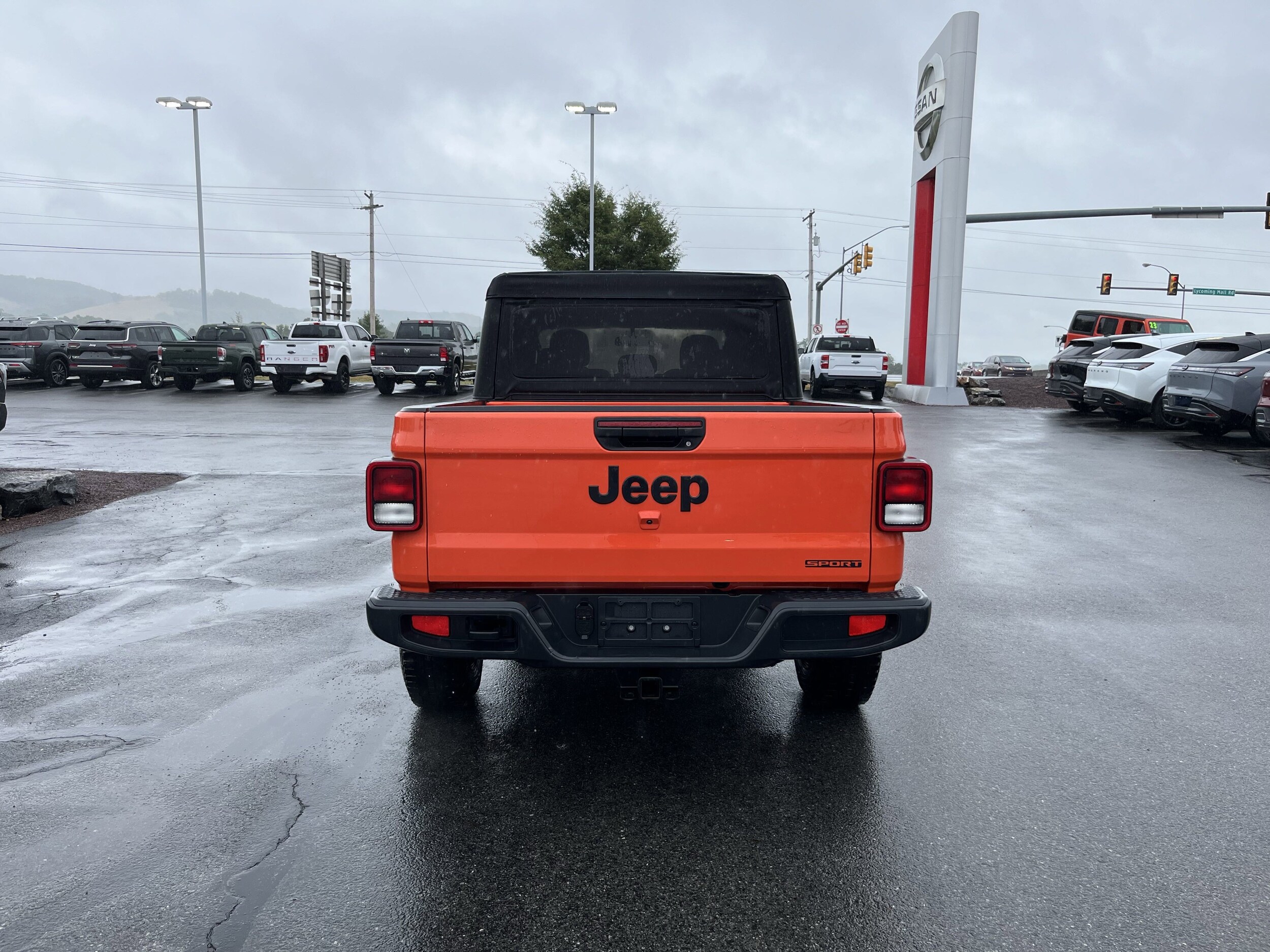 2020 Jeep Gladiator Sport S photo 4