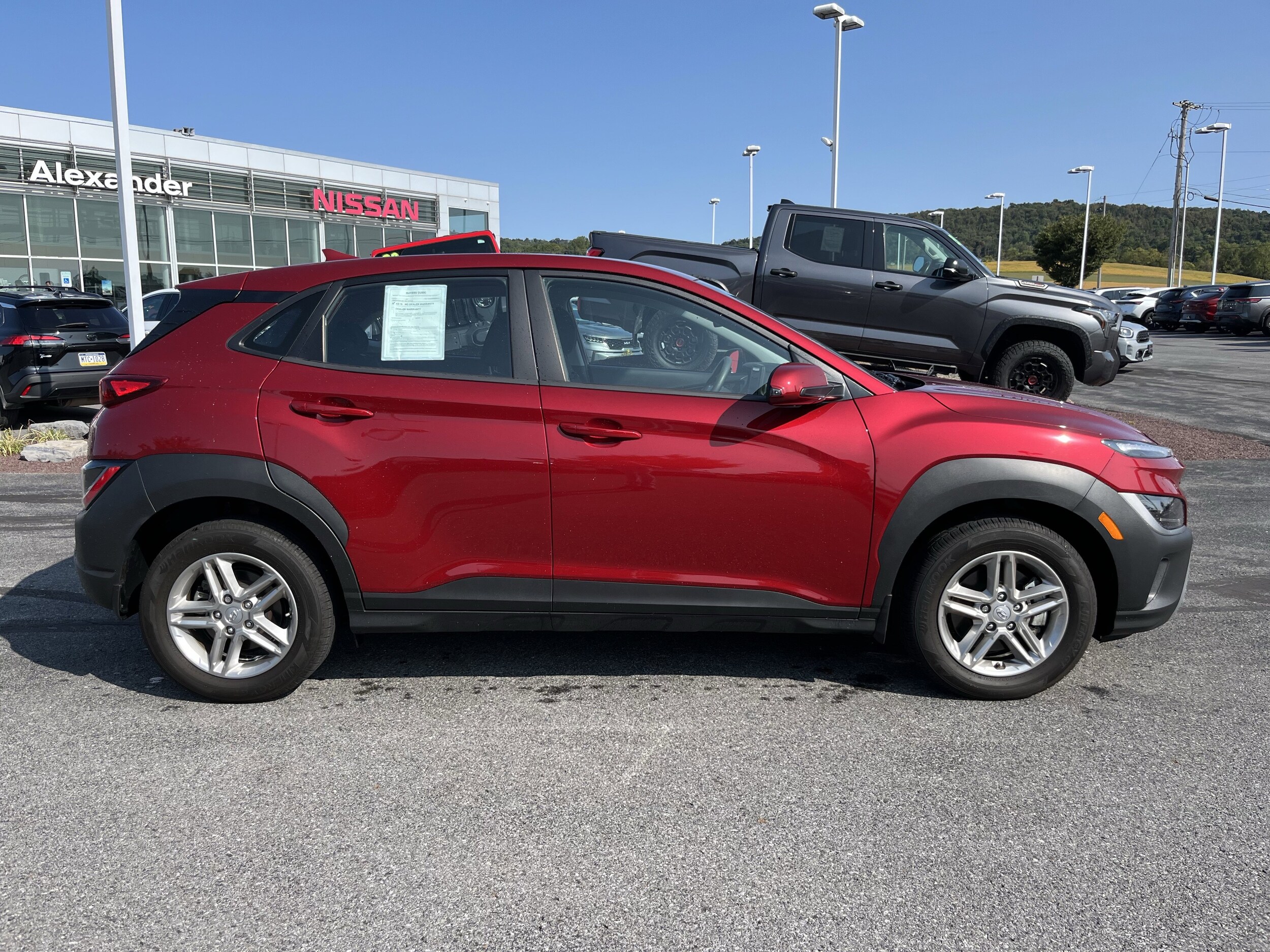 2023 Hyundai Kona SE photo 2