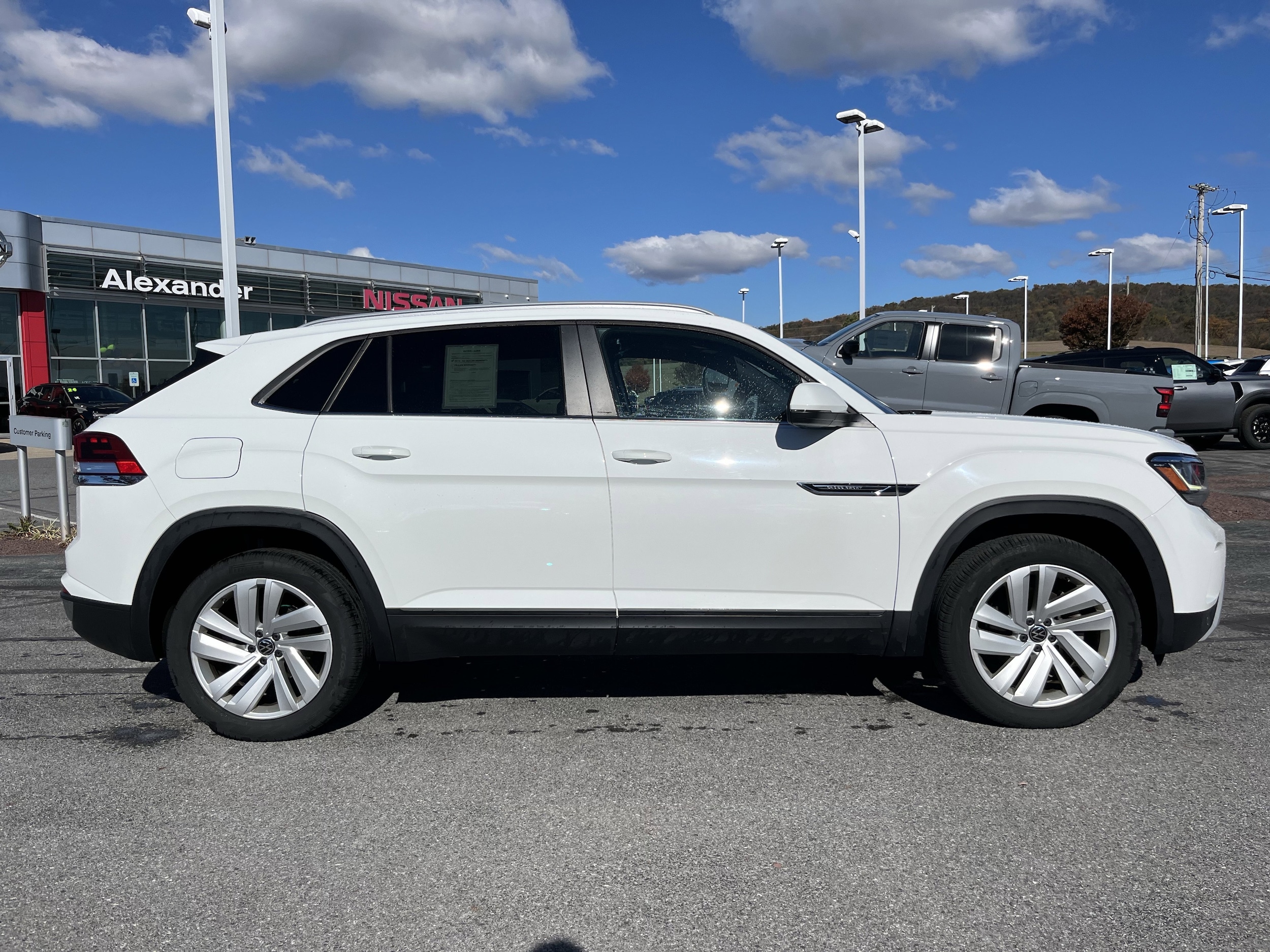 Used 2021 Volkswagen Atlas Cross Sport SE w/Tech with VIN 1V2WE2CA2MC215989 for sale in Montoursville, PA