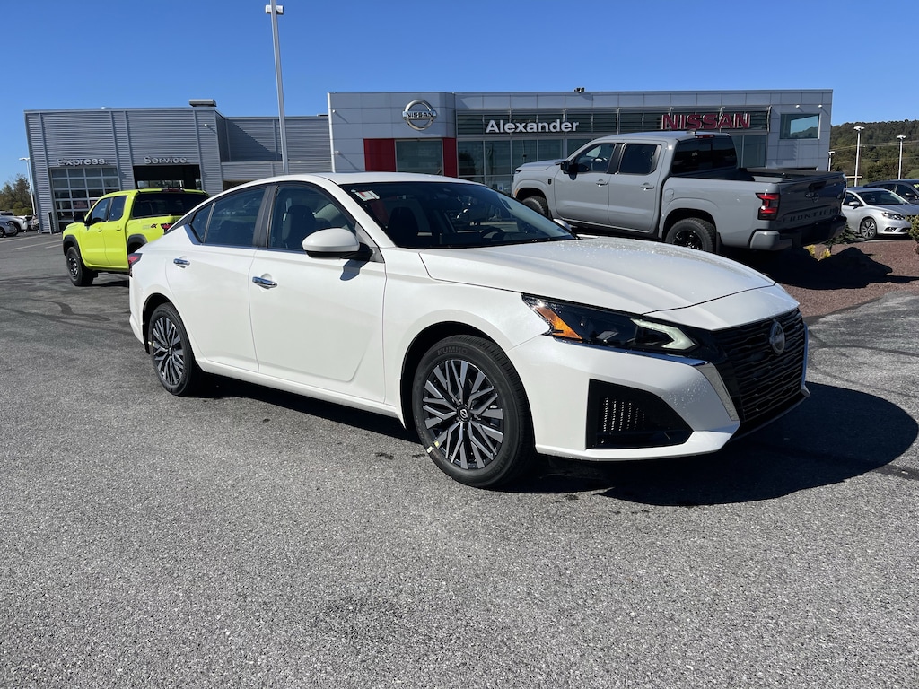 New 2025 Nissan Altima SV Sedan