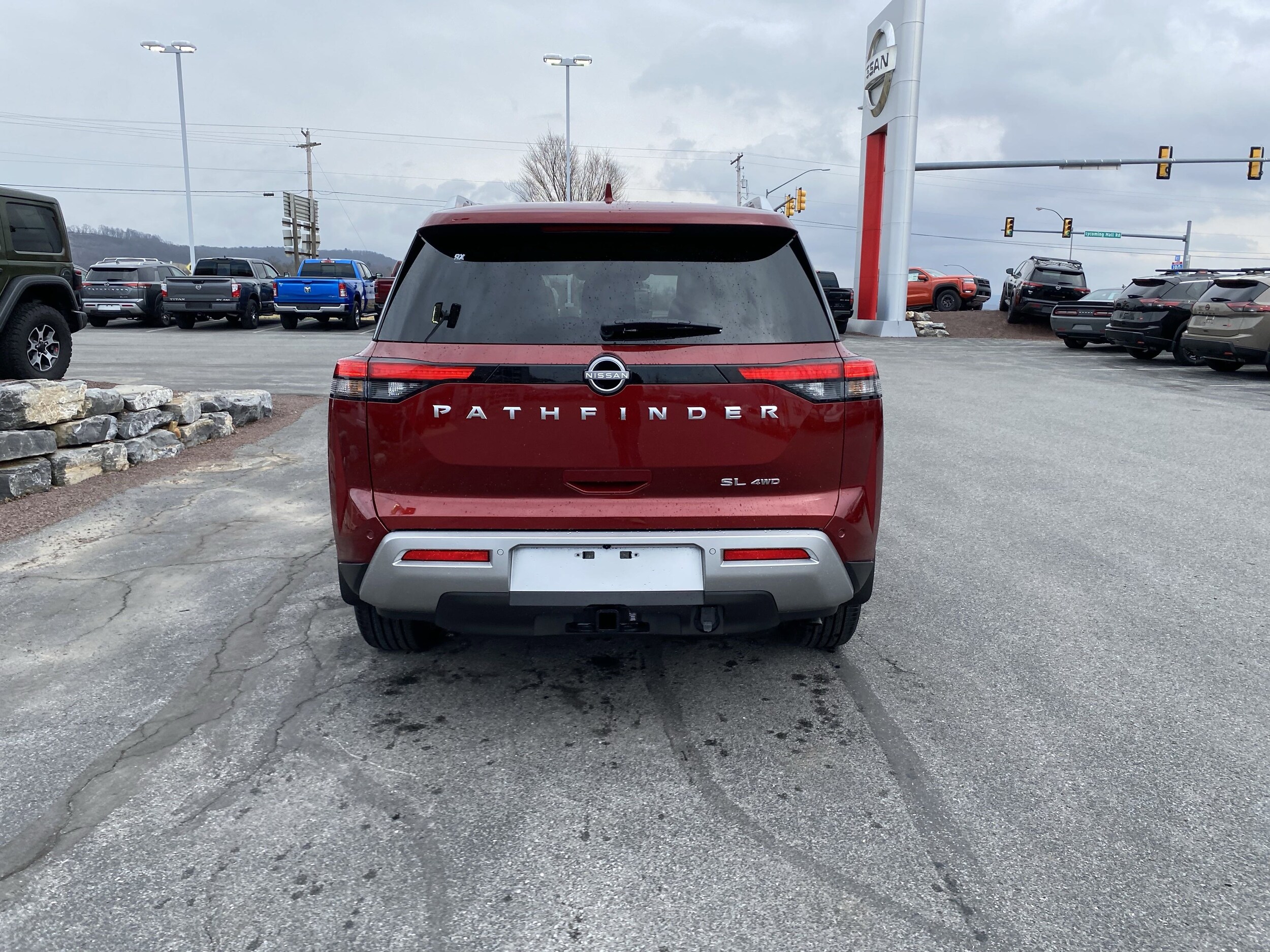 2025 Nissan Pathfinder SL photo 4