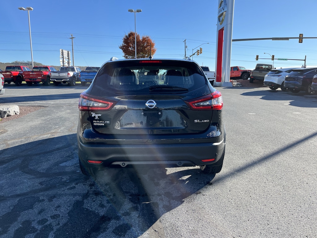 Used 2021 Nissan Rogue Sport SL SUV