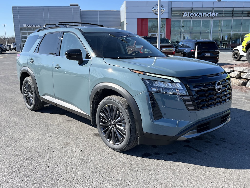 New 2026 Nissan Pathfinder SL SUV