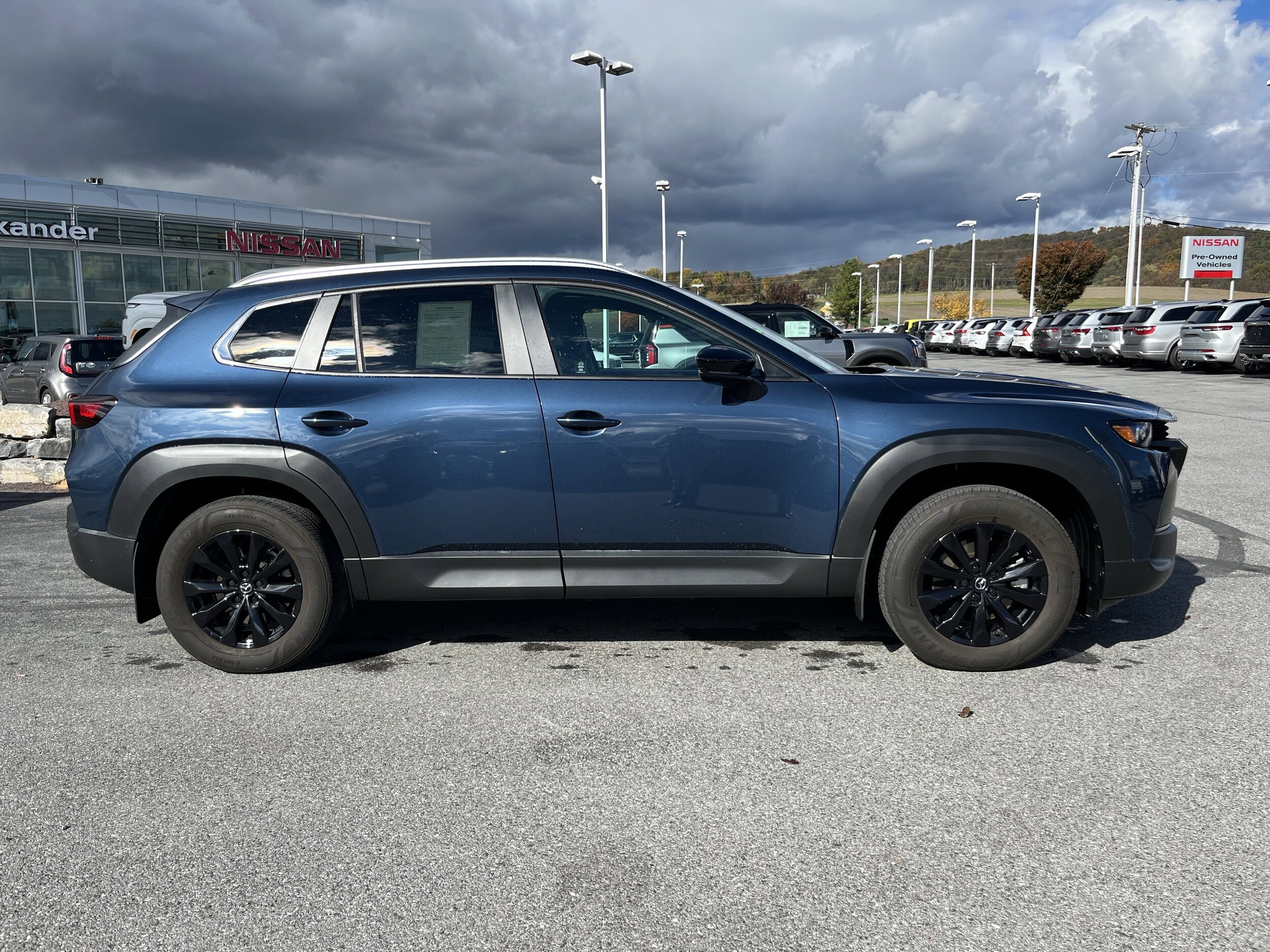 2025 Mazda CX-50 2.5 S Premium photo 2