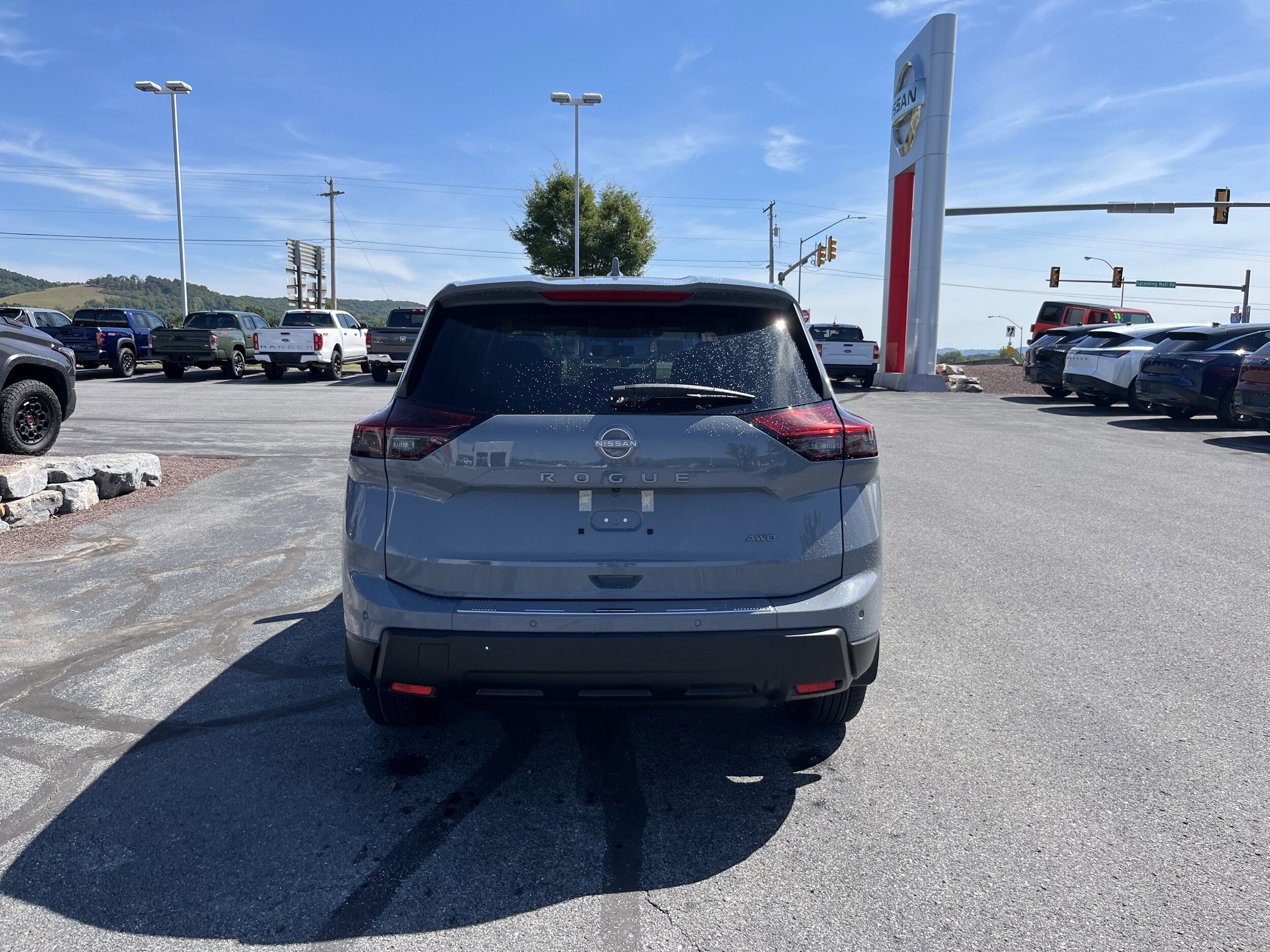 2026 Nissan Rogue SV photo 3