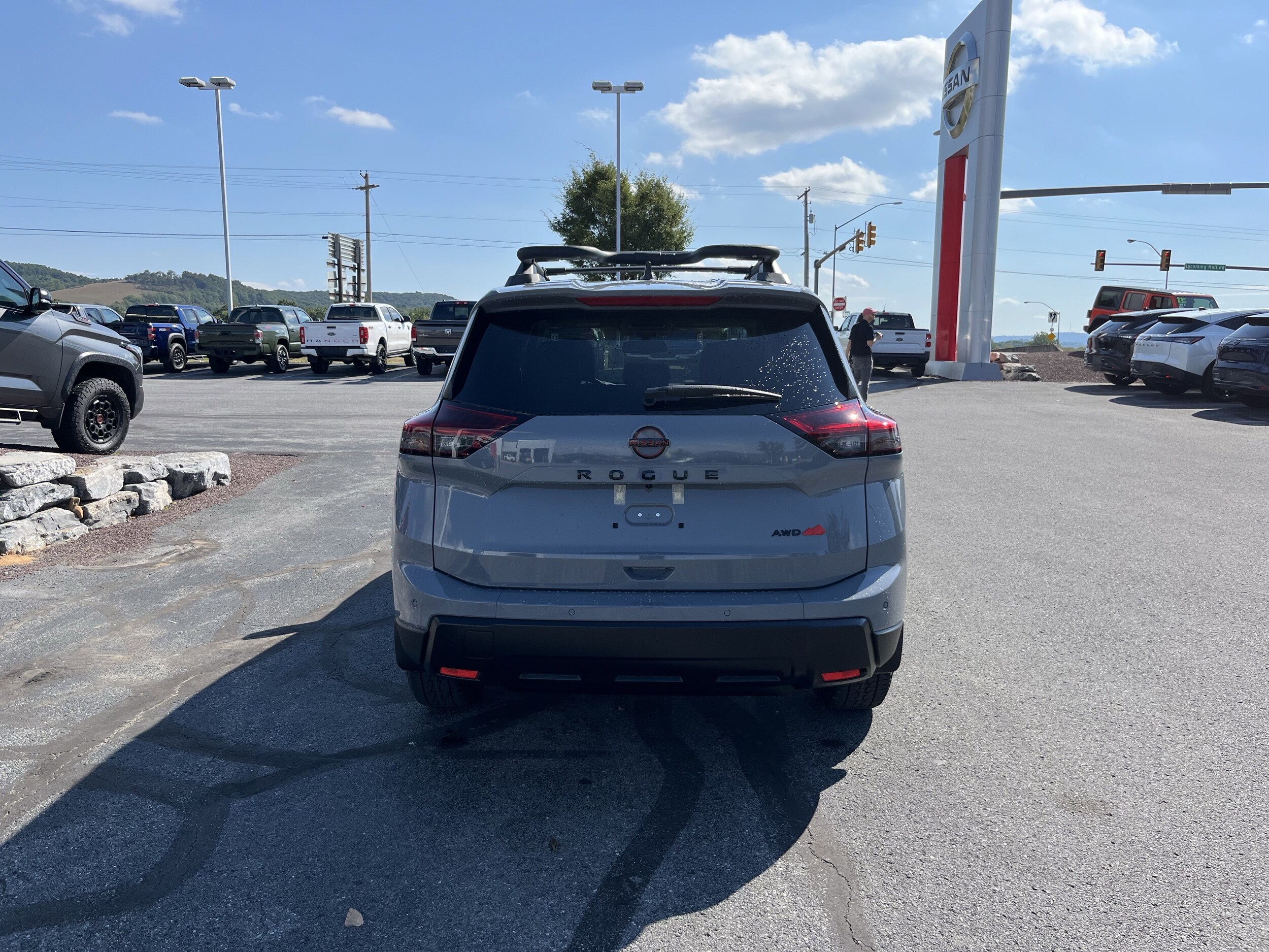 2026 Nissan Rogue SV photo 3