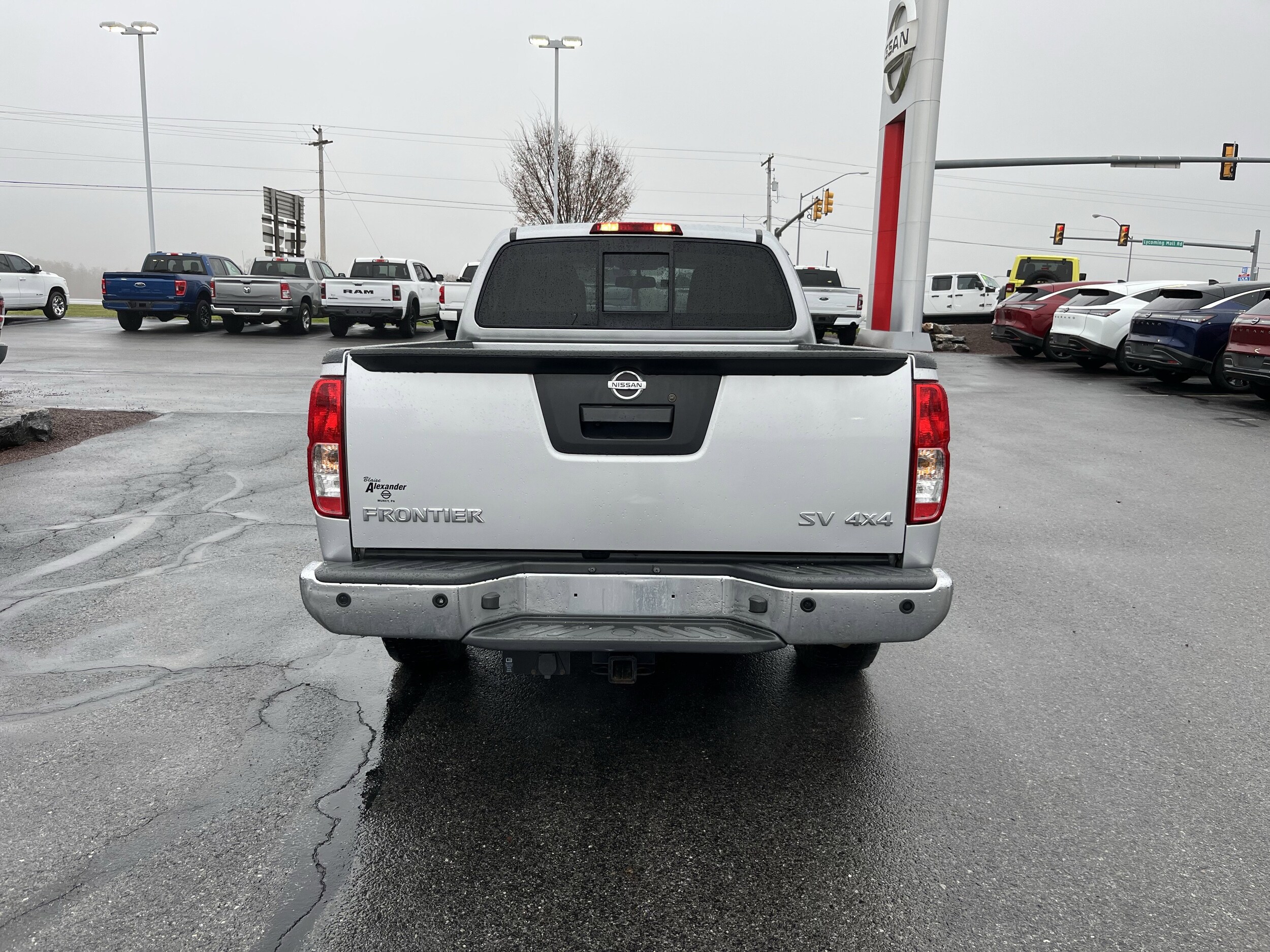 2017 Nissan Frontier Crew Cab SV photo 4