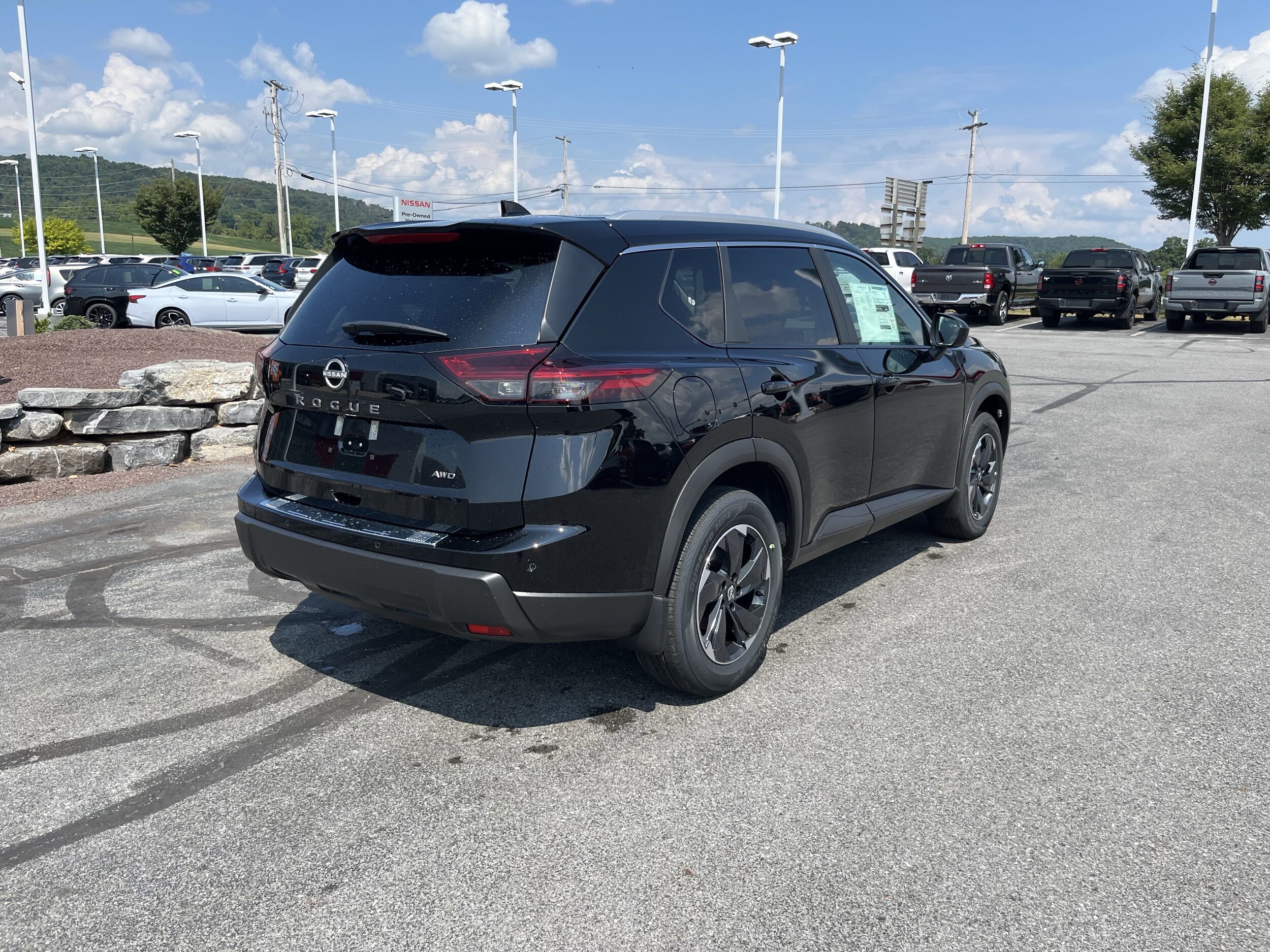 2026 Nissan Rogue SV photo 3