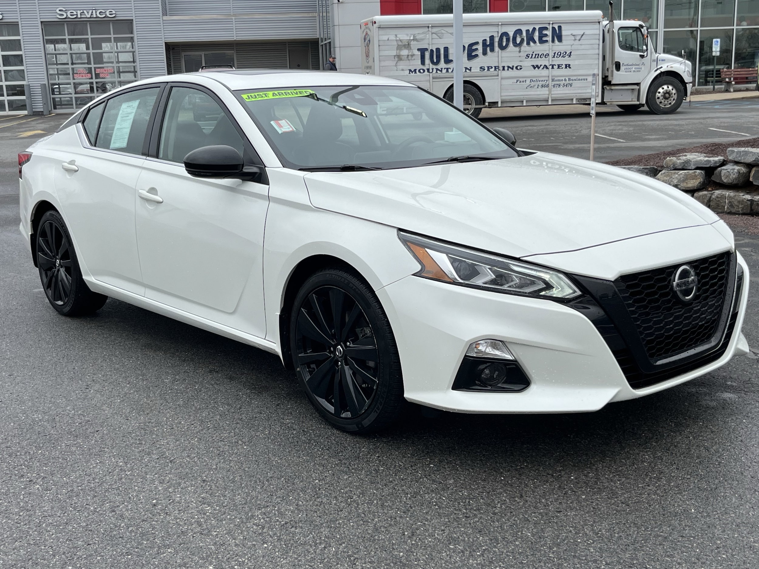 2022 Nissan Altima SR