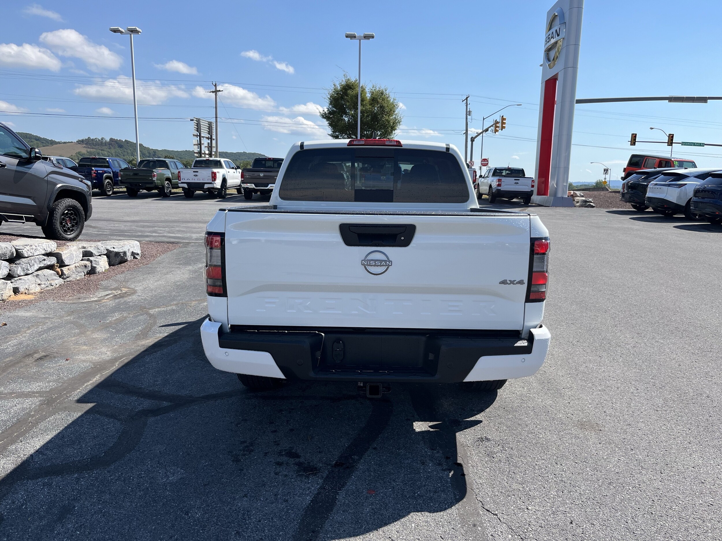 2025 Nissan Frontier SV photo 4