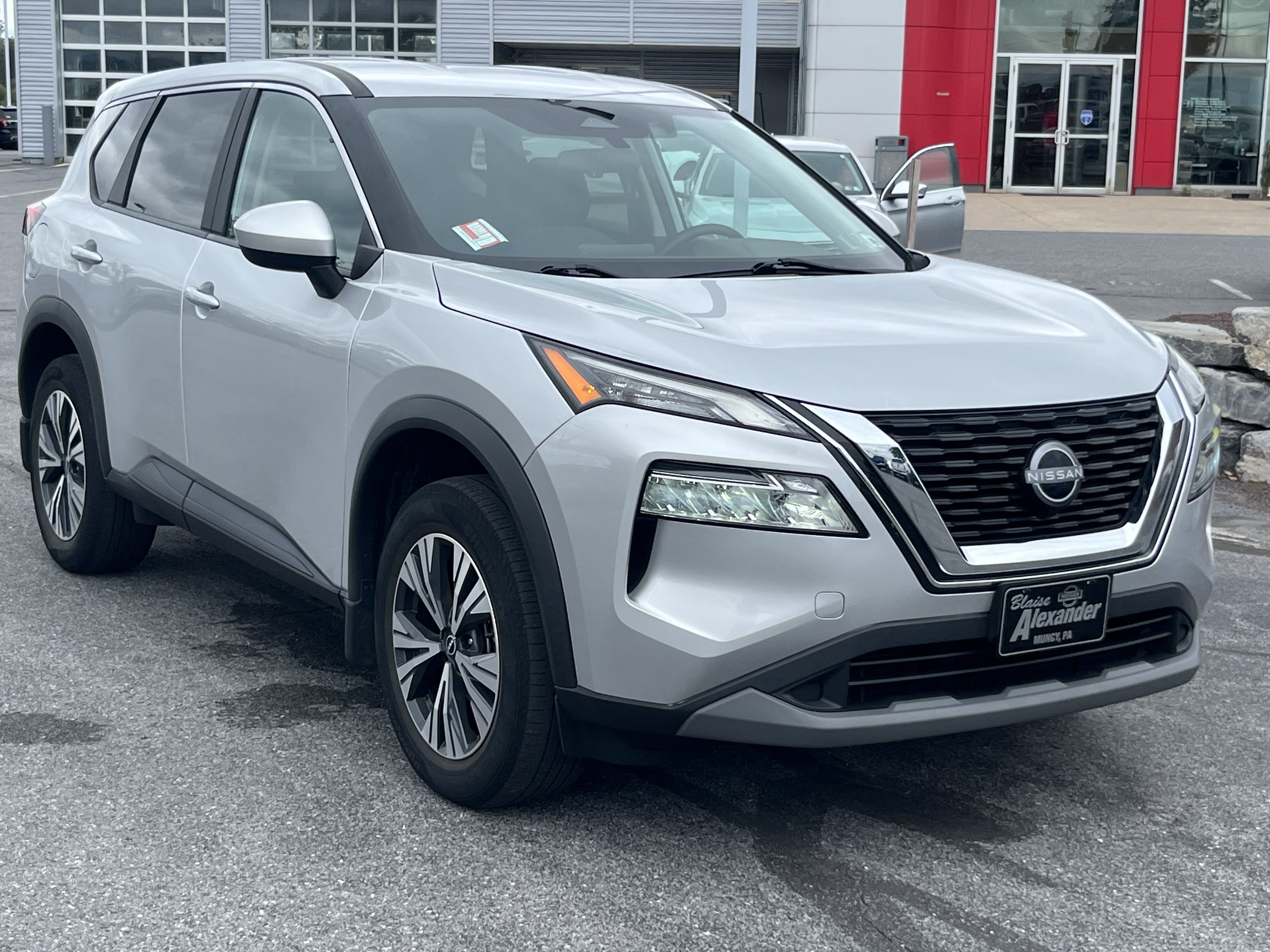  Nissan Rogue