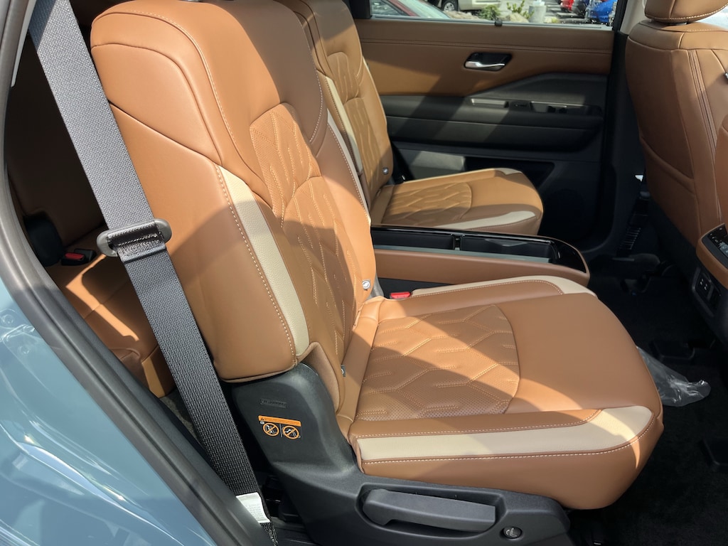 New 2026 Nissan Pathfinder Platinum SUV