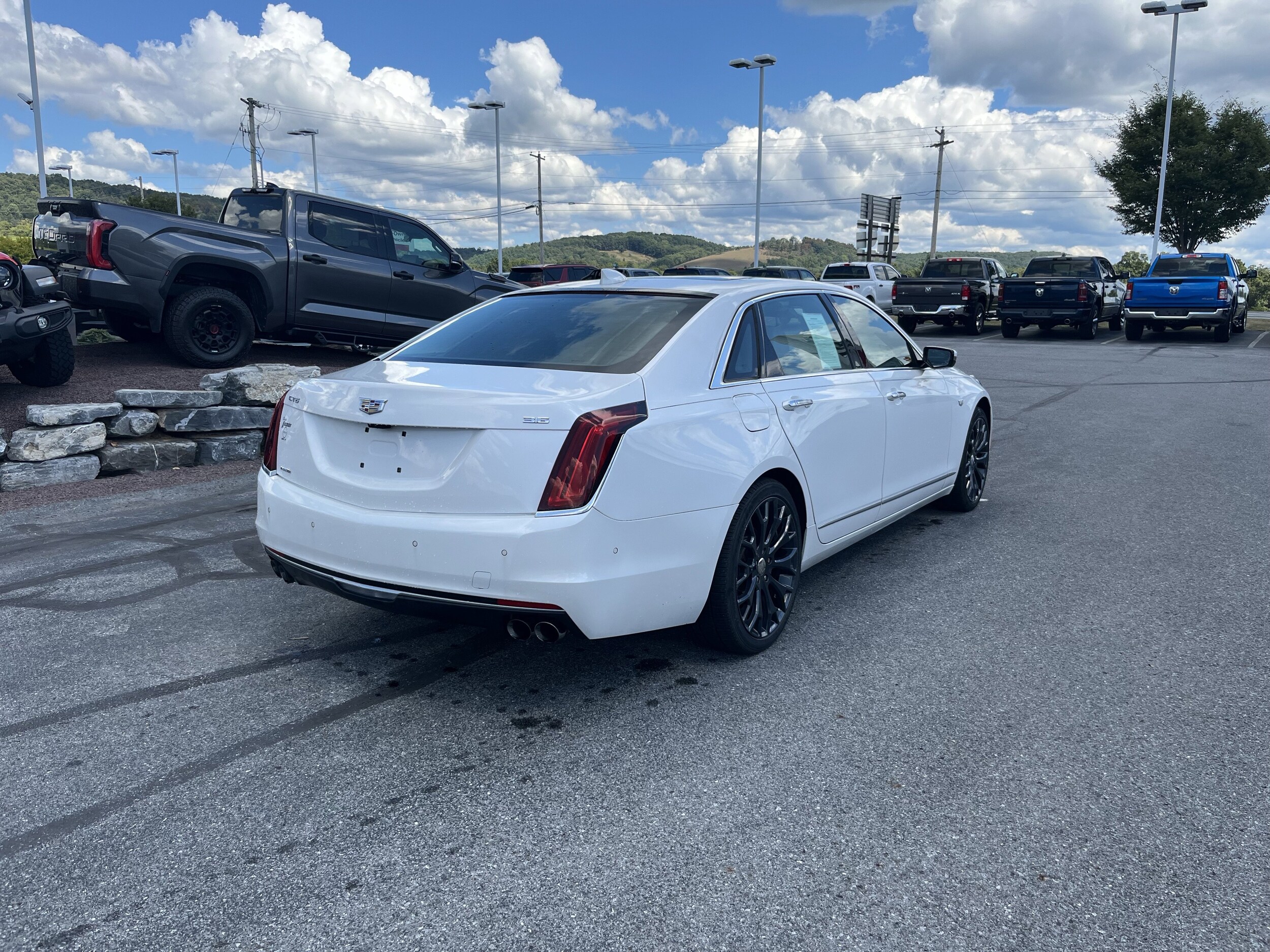2018 Cadillac CT6 Luxury photo 2
