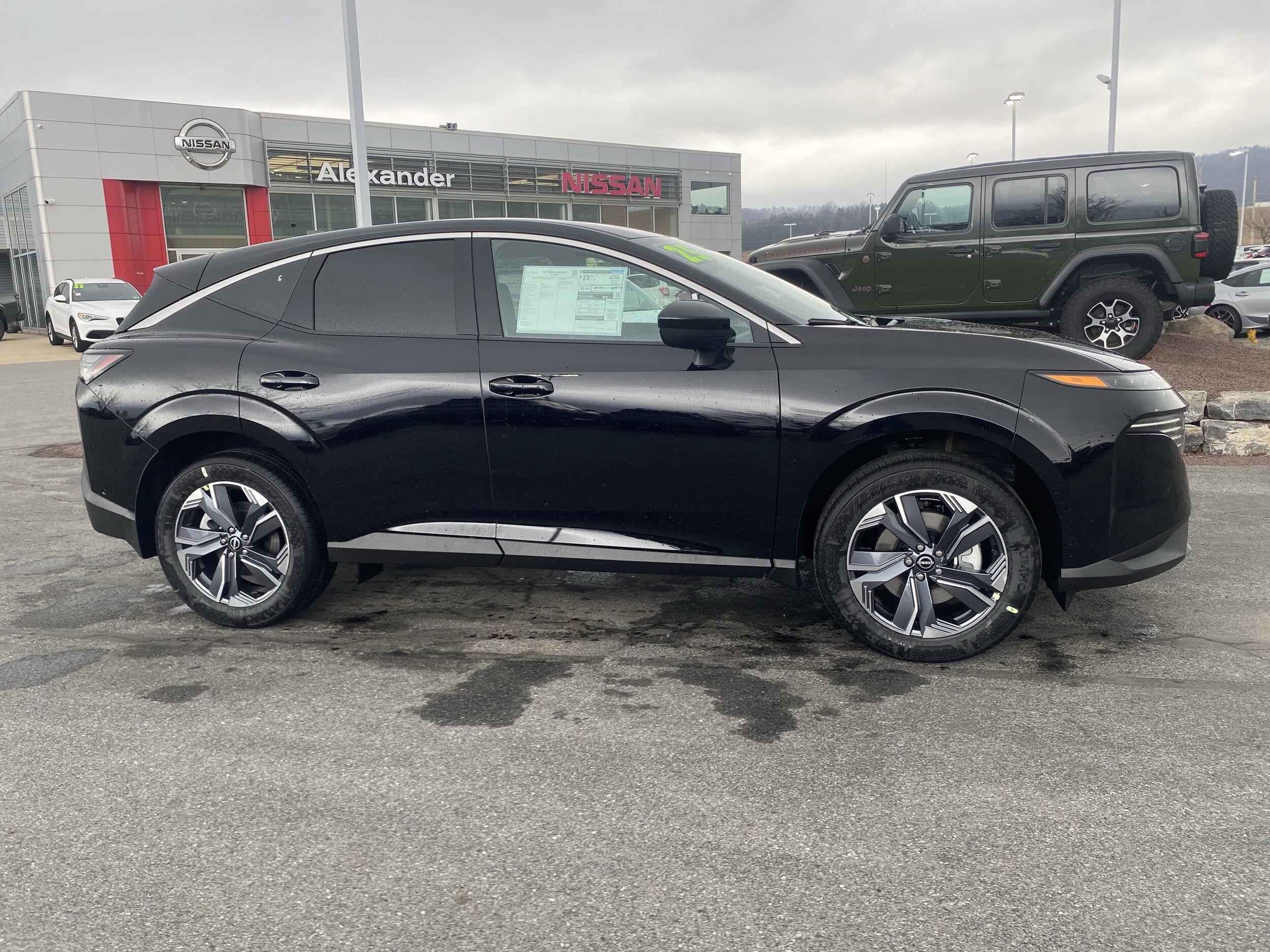 2025 Nissan Murano SV photo 2