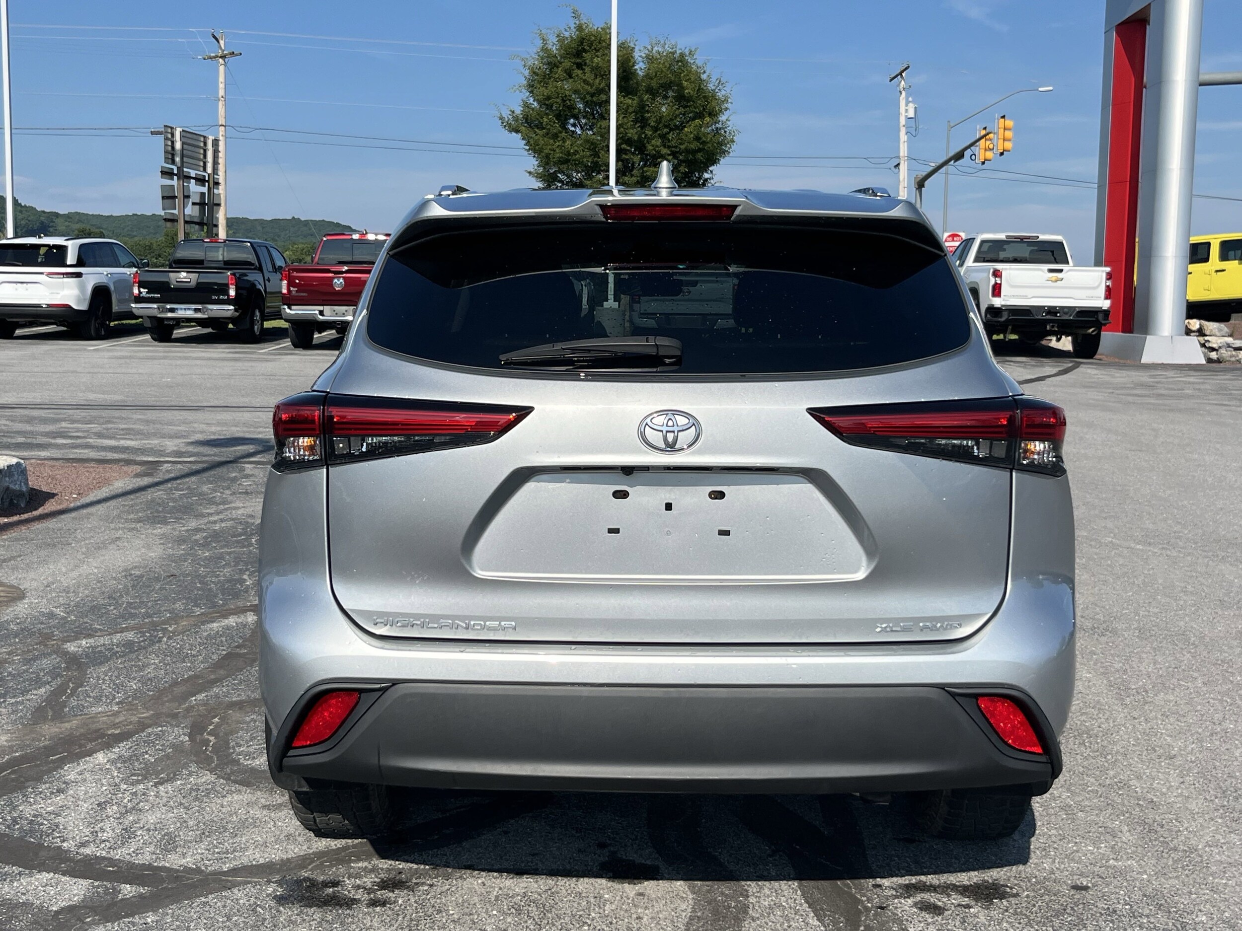 2021 Toyota Highlander XLE photo 4