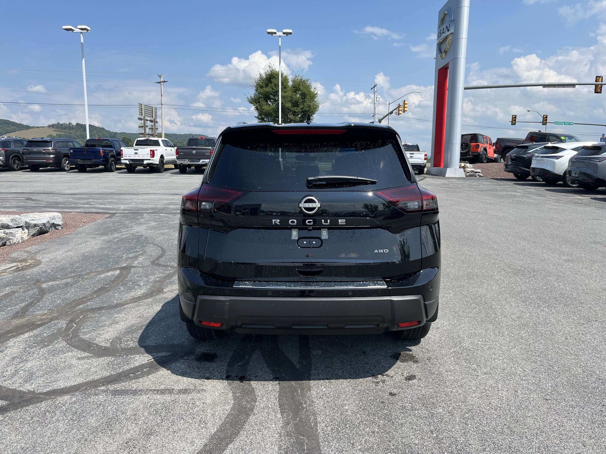 2026 Nissan Rogue SV photo 4