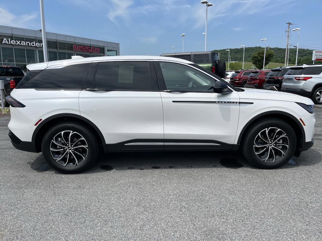 Used 2026 Lincoln Nautilus Premiere SUV