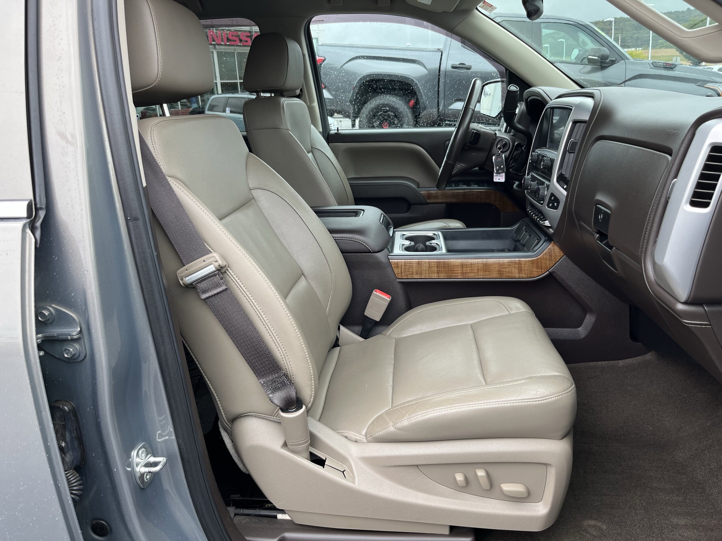 2017 Gmc Sierra 1500 SLT photo 3
