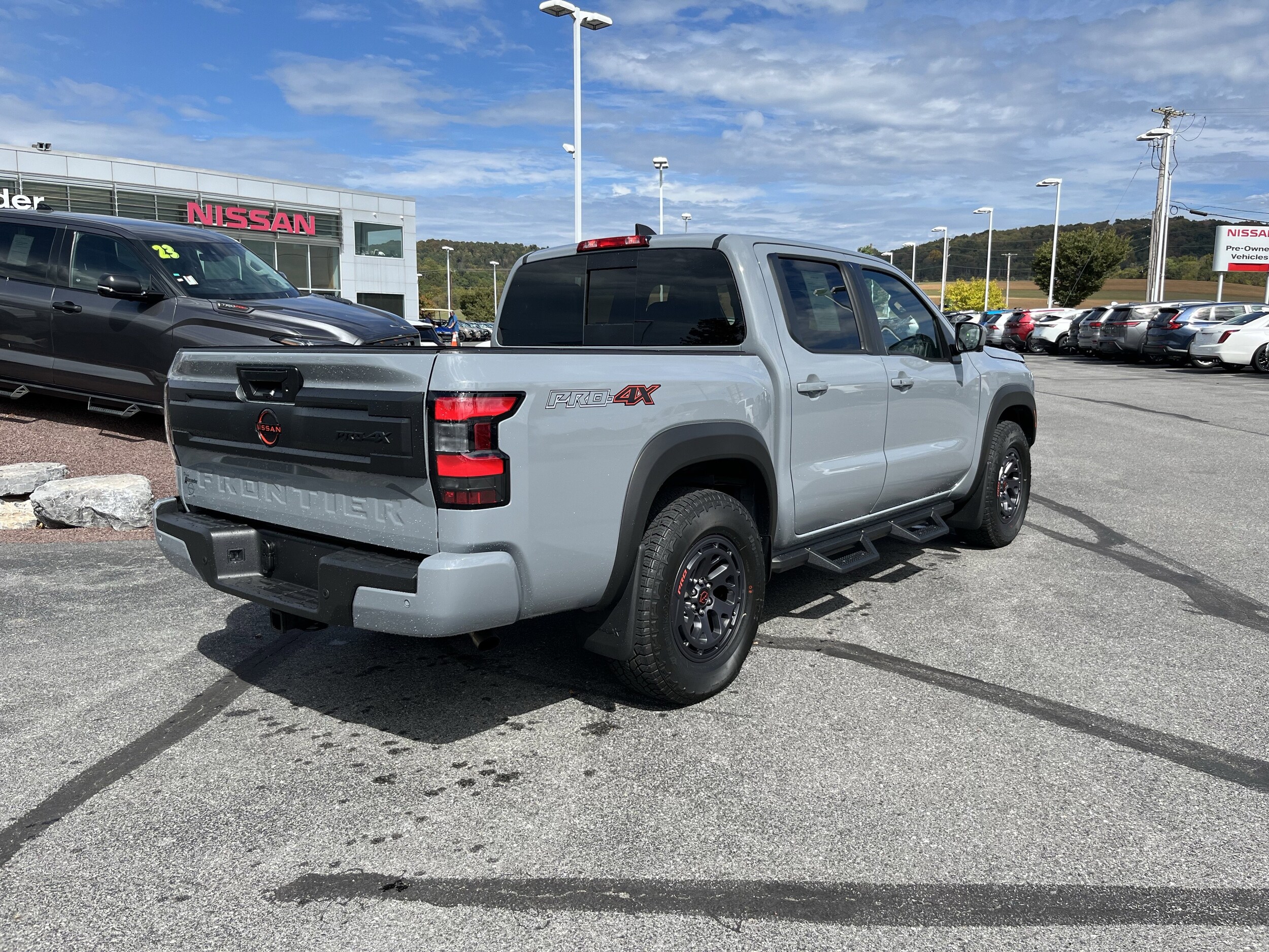2025 Nissan Frontier Crew Cab PRO-4X photo 3