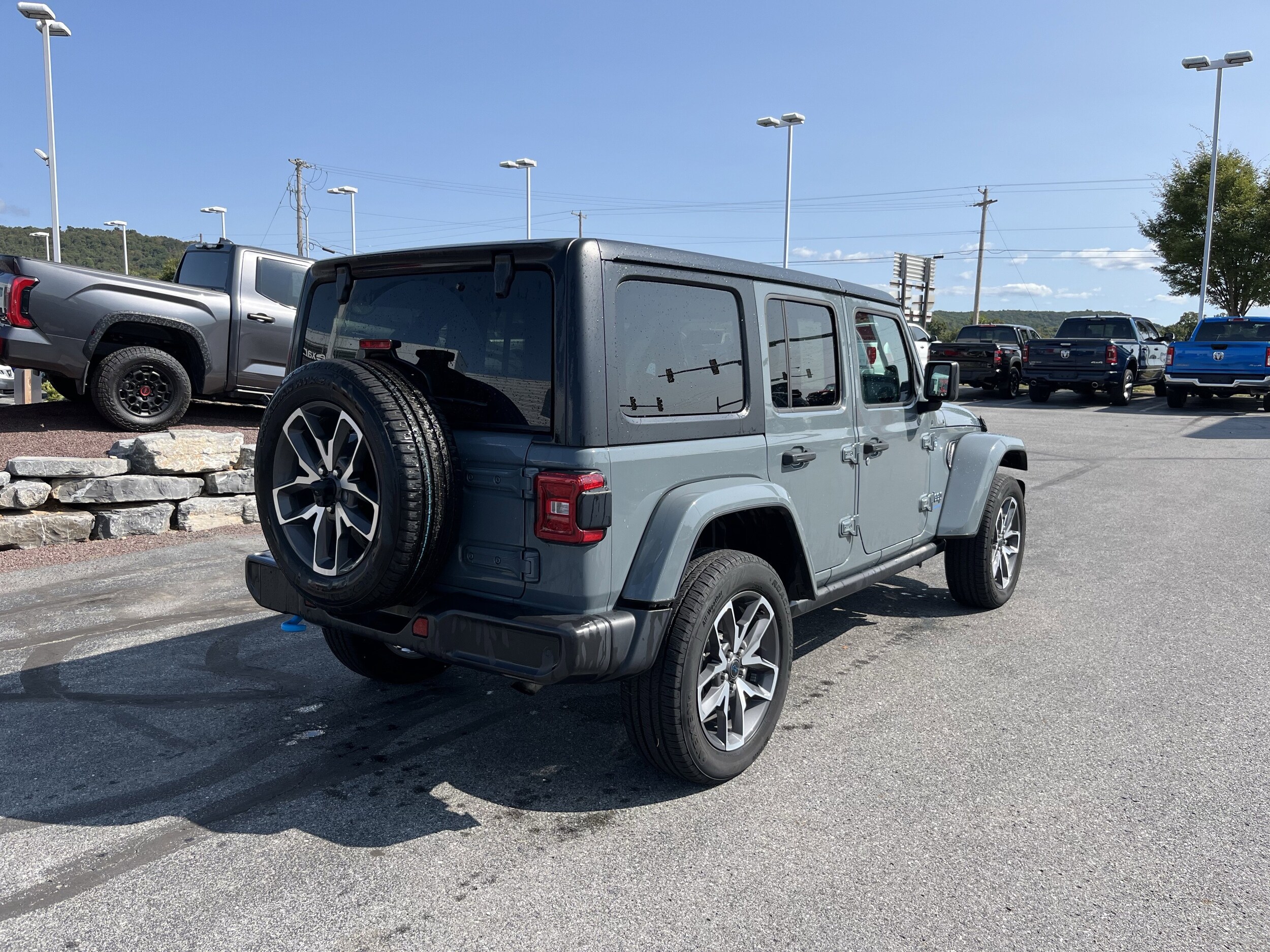 2024 Jeep Wrangler 4xe Sport S photo 3
