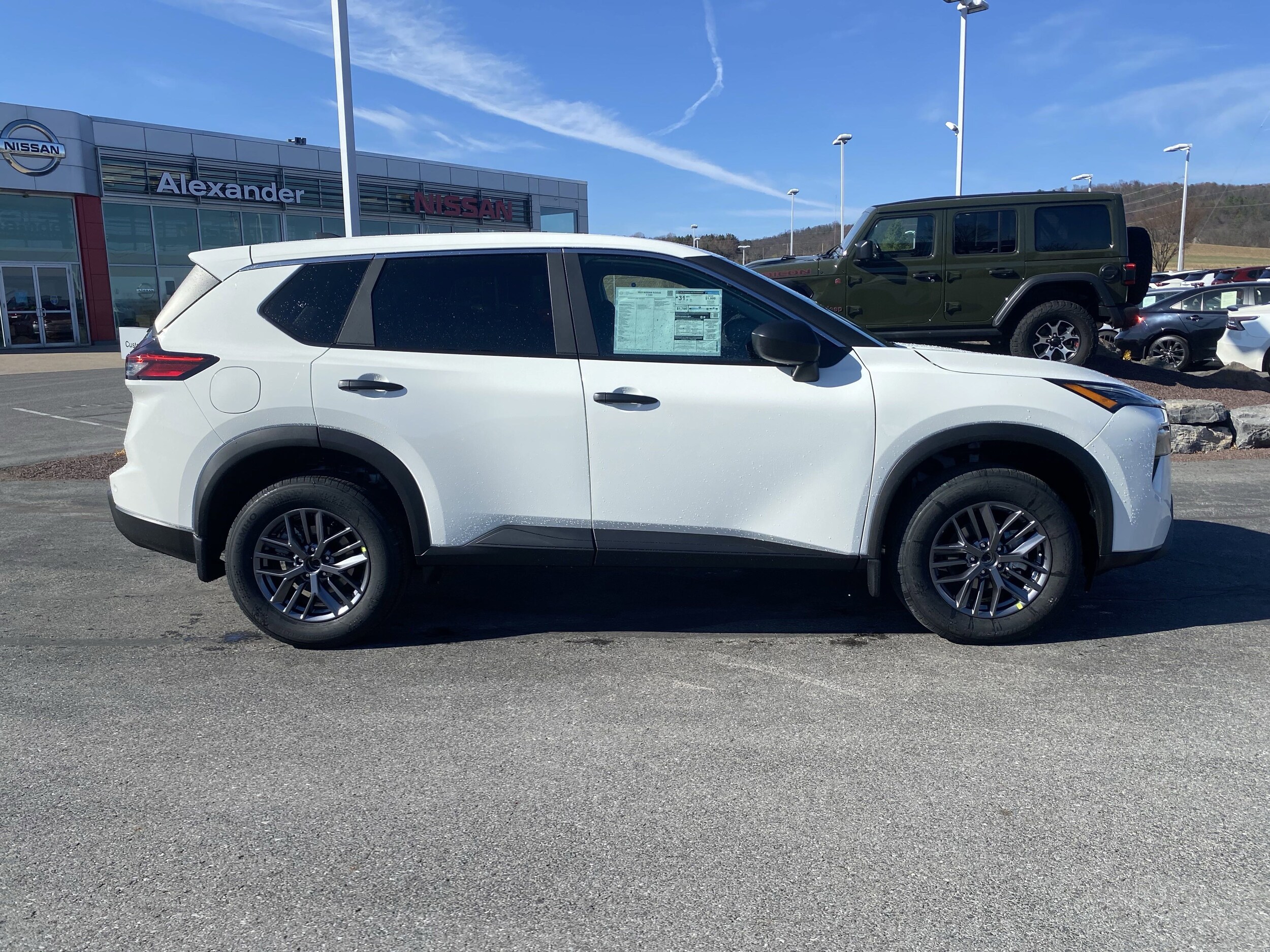 2025 Nissan Rogue S photo 2