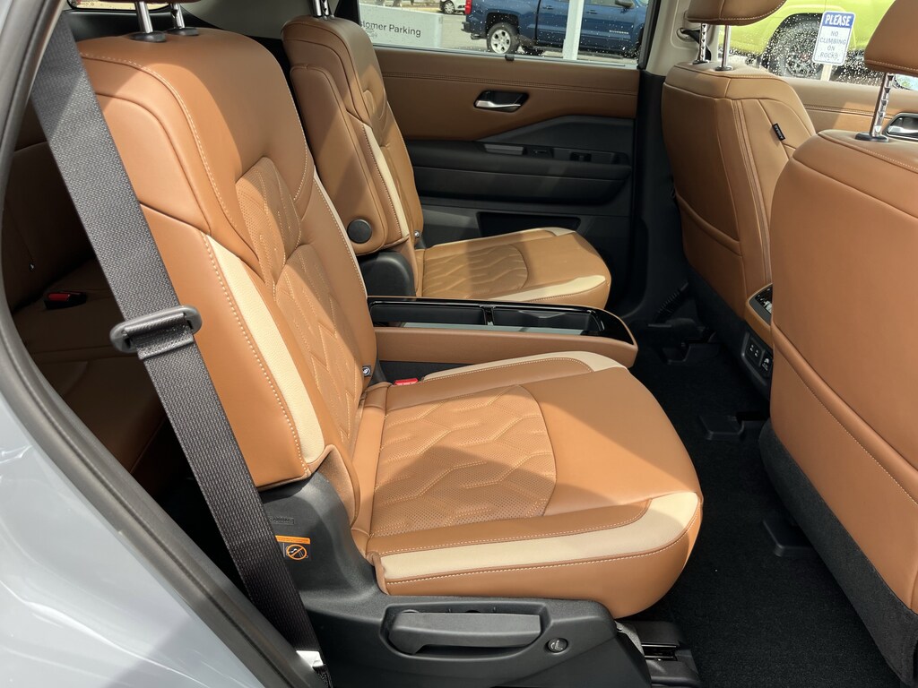 New 2026 Nissan Pathfinder Platinum SUV