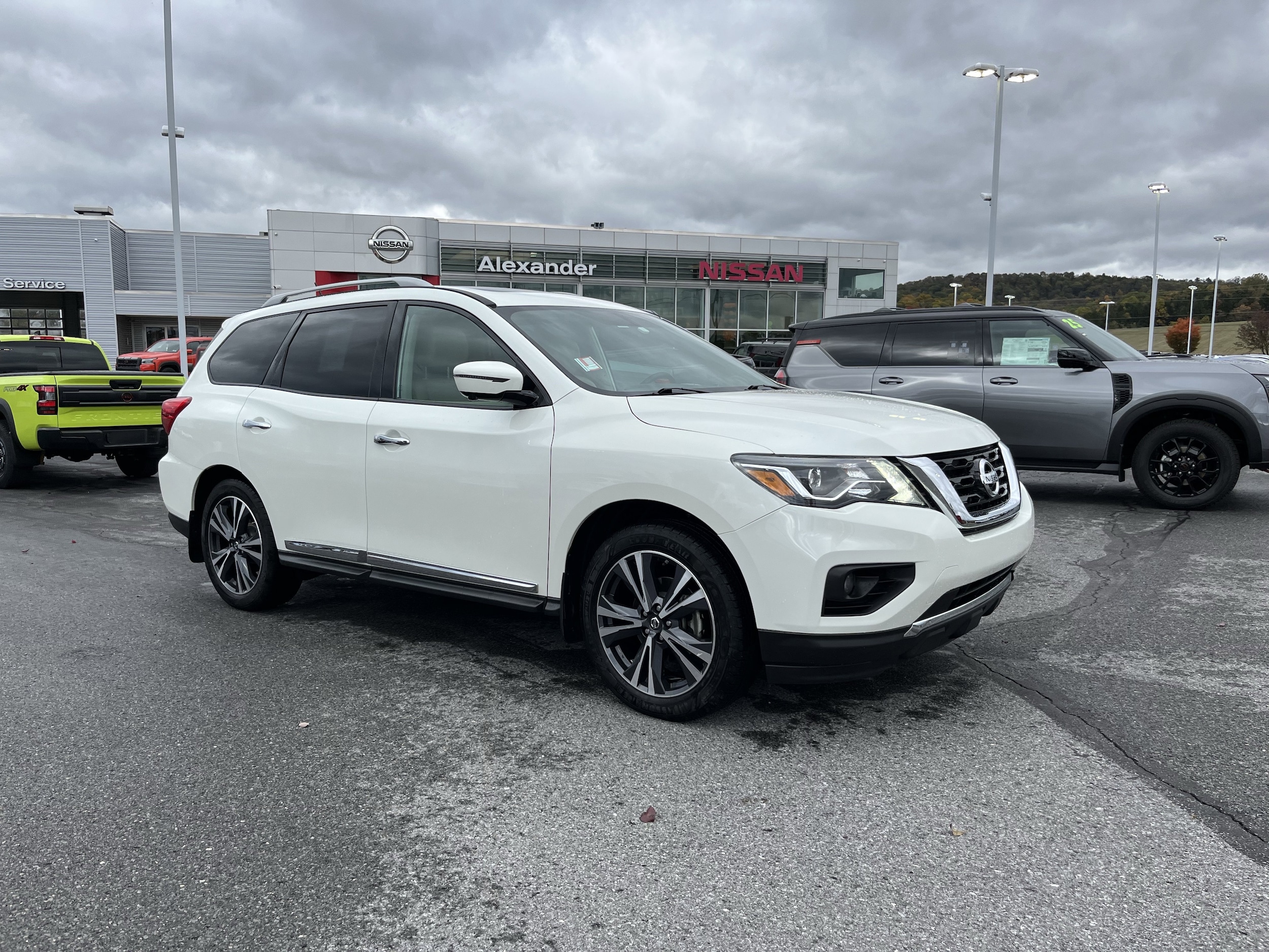 2017 Nissan Pathfinder Platinum