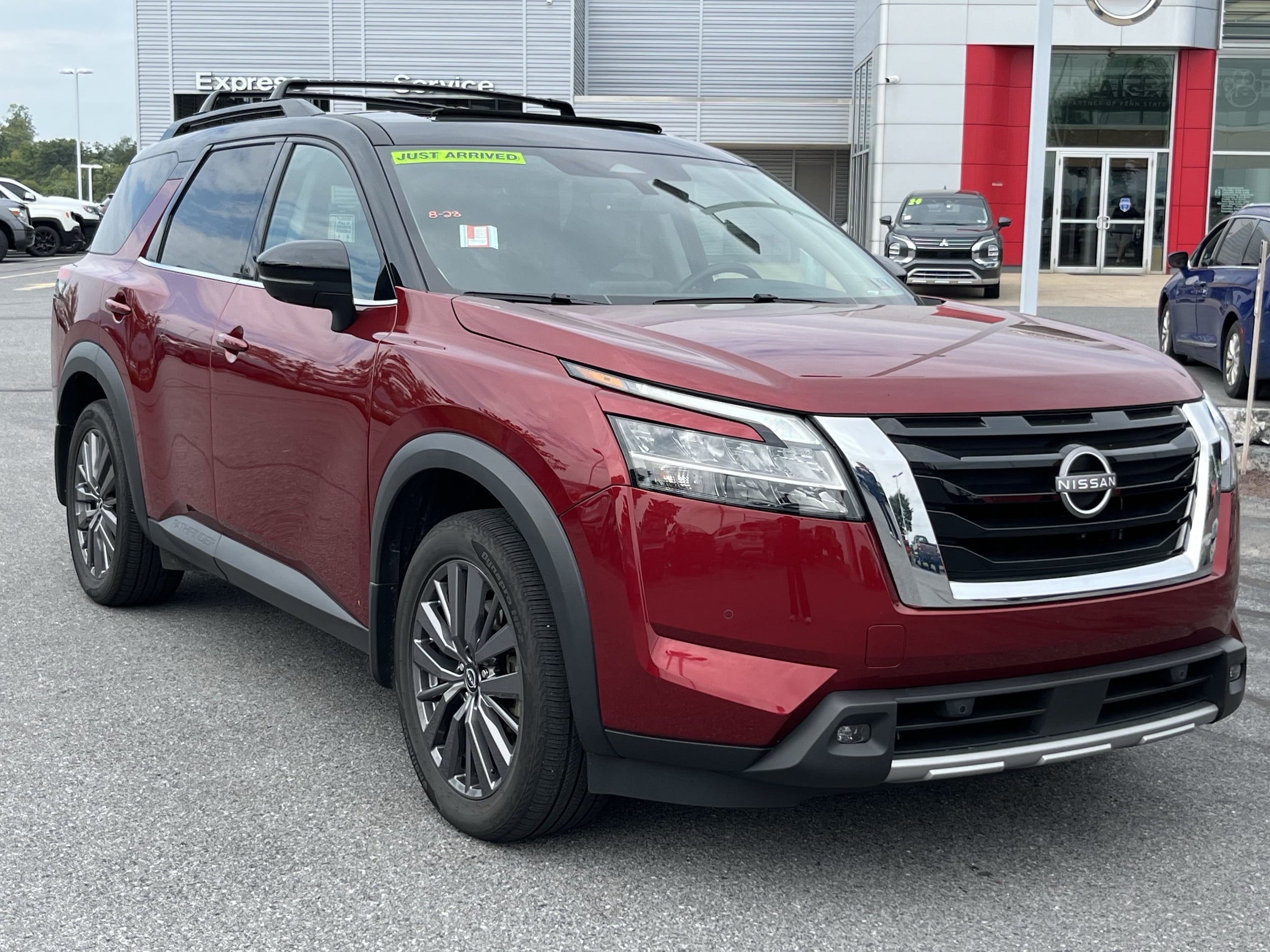 2024 Nissan Pathfinder SL
