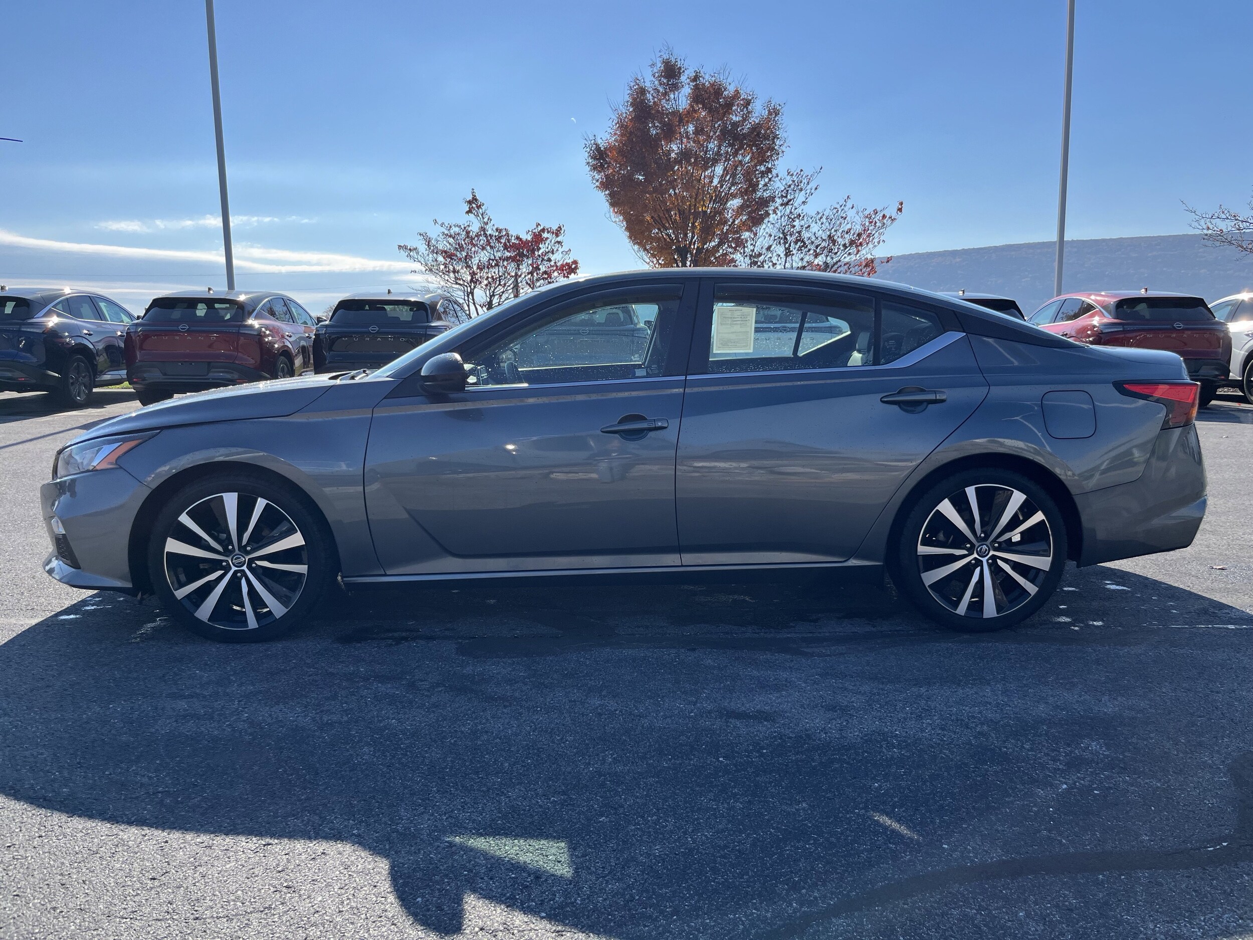 2022 Nissan Altima 2.5 SR photo 2