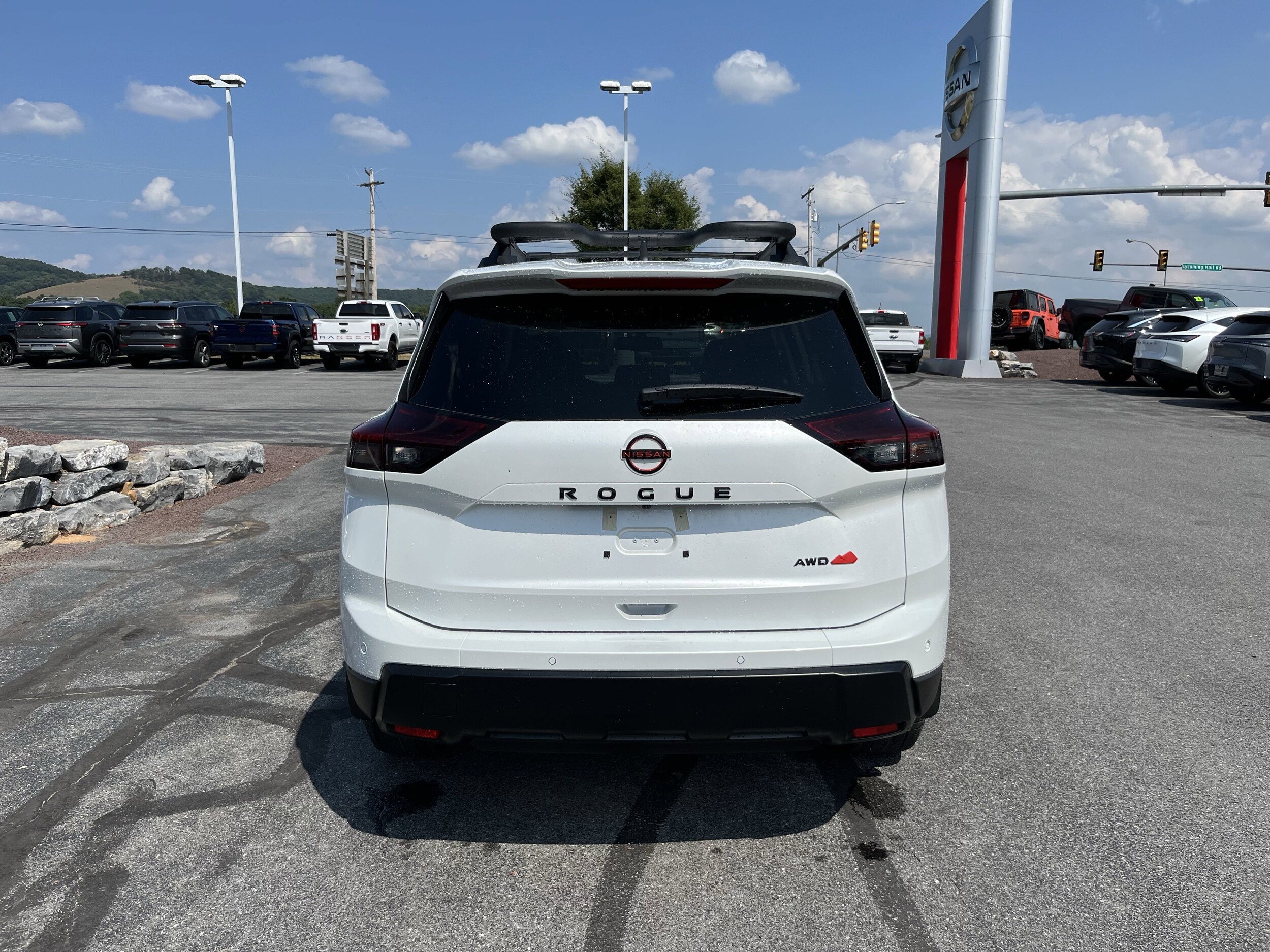 2026 Nissan Rogue SV photo 4