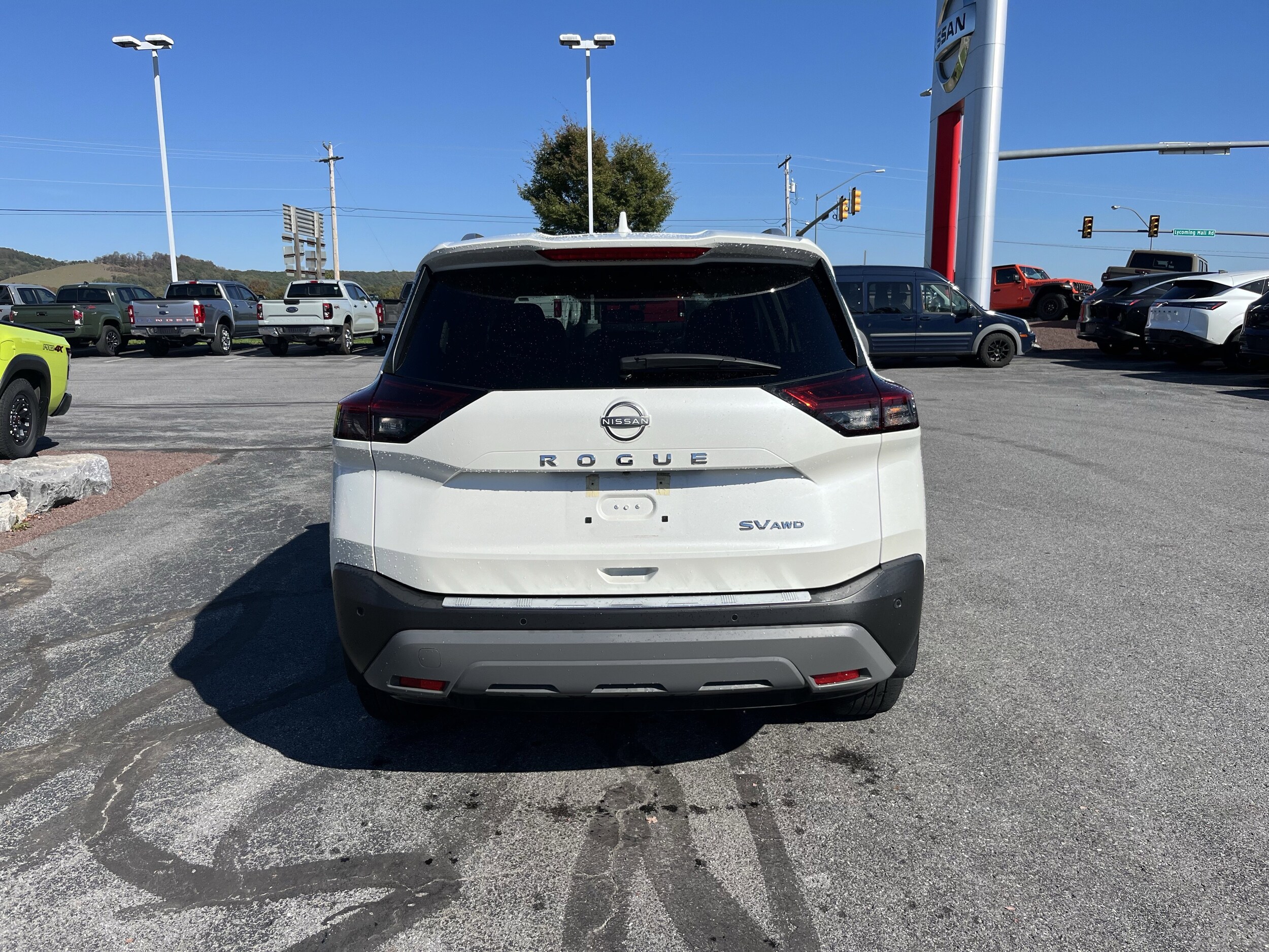 2023 Nissan Rogue AWD SV photo 3