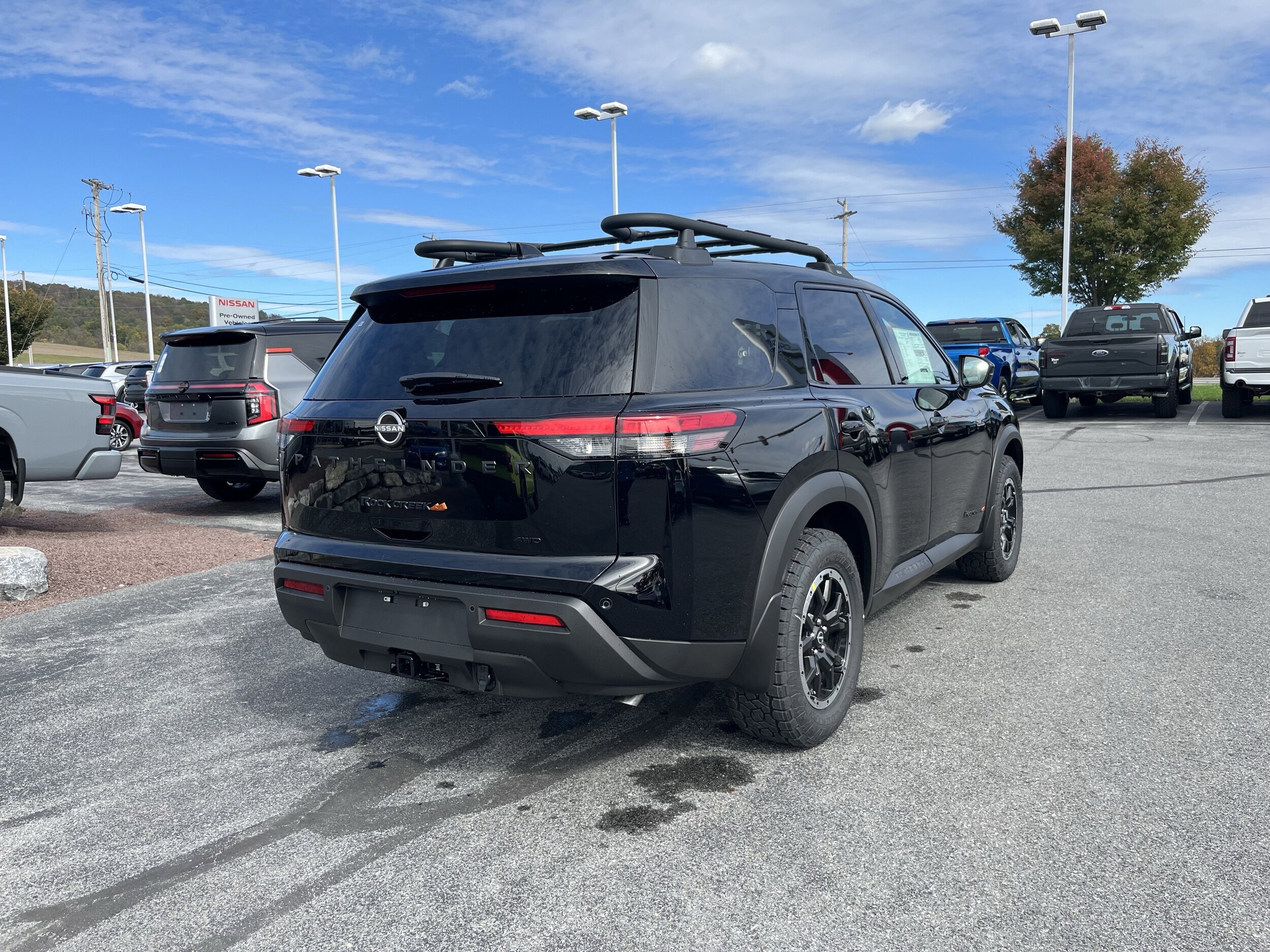 2025 Nissan Pathfinder Rock Creek photo 3