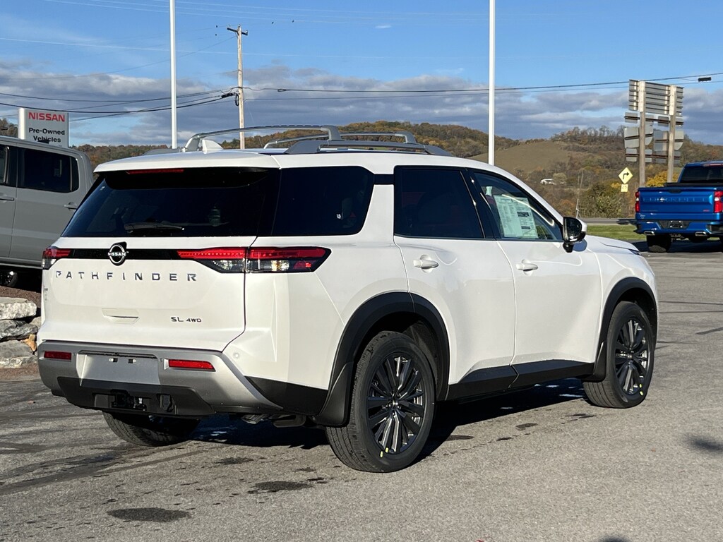 New 2025 Nissan Pathfinder SL SUV