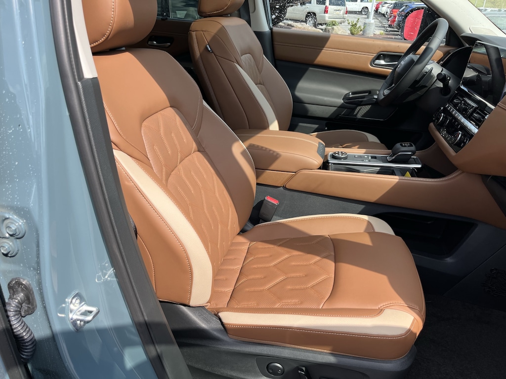 New 2026 Nissan Pathfinder Platinum SUV