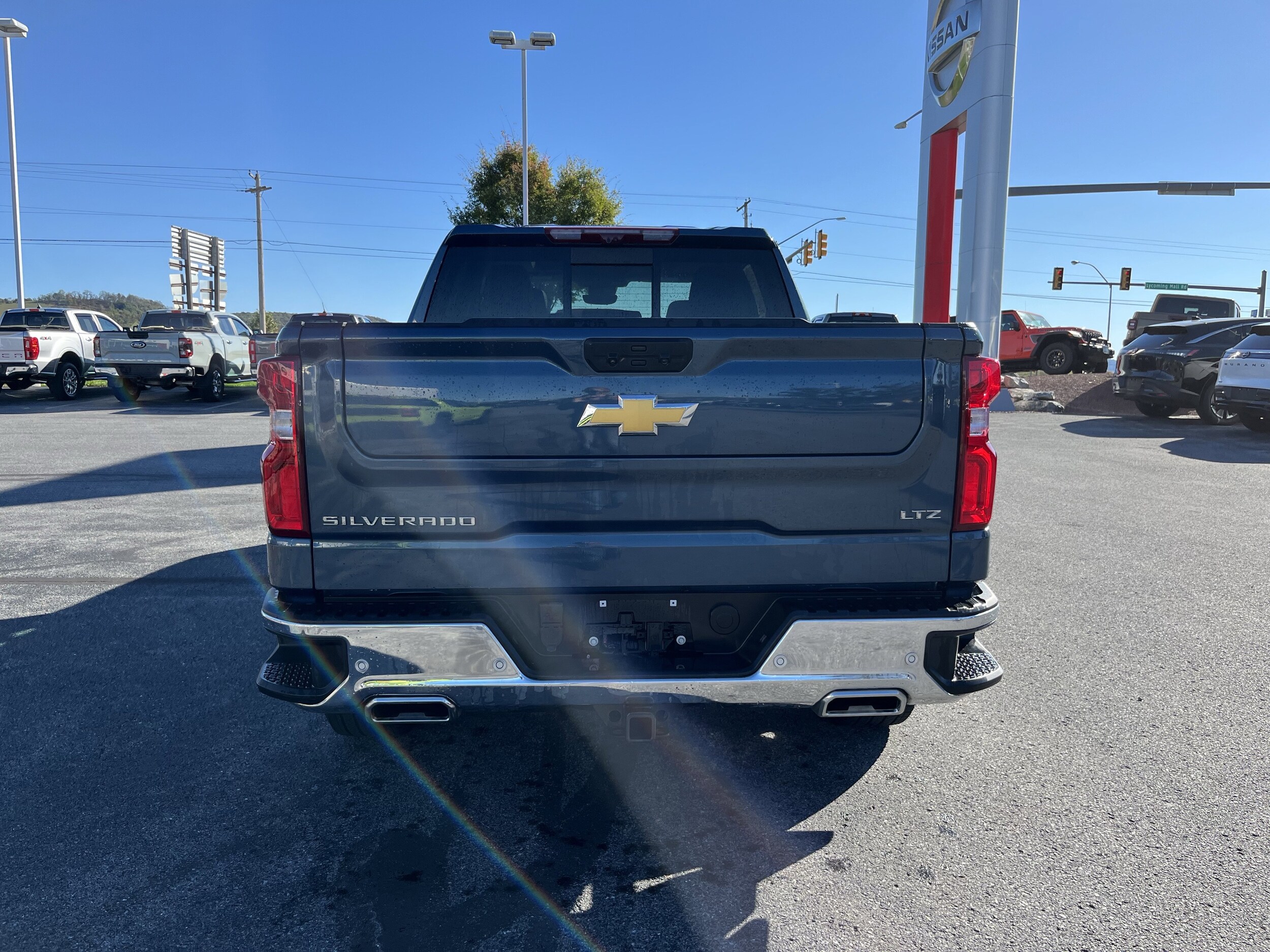 2024 Chevrolet Silverado 1500 LTZ photo 3