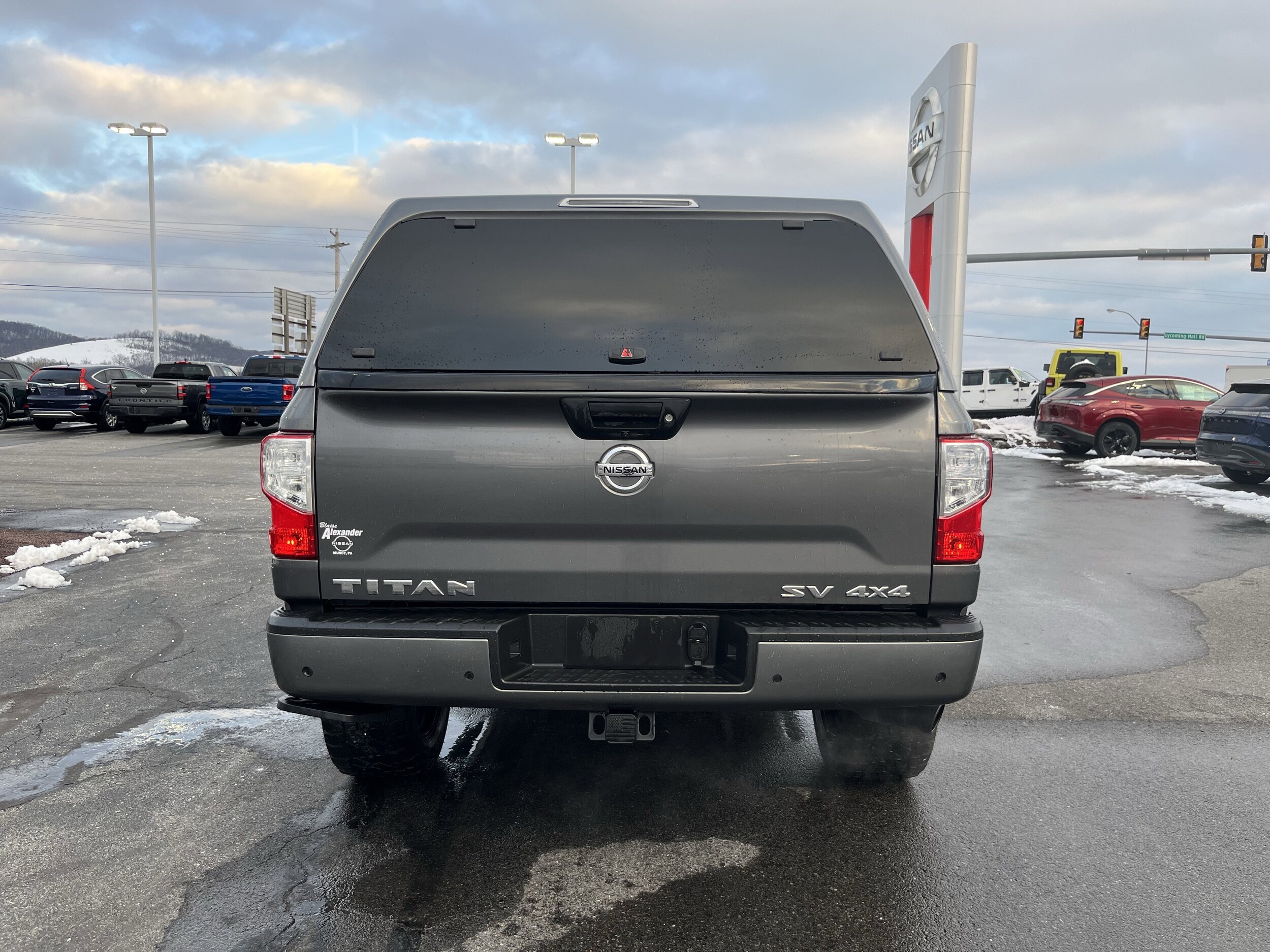 2021 Nissan Titan Crew Cab SV photo 4