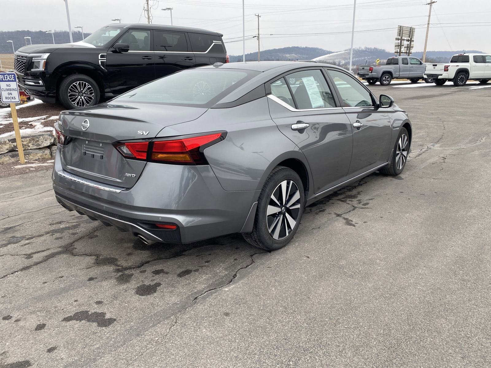 2022 Nissan Altima 2.5 SV photo 3