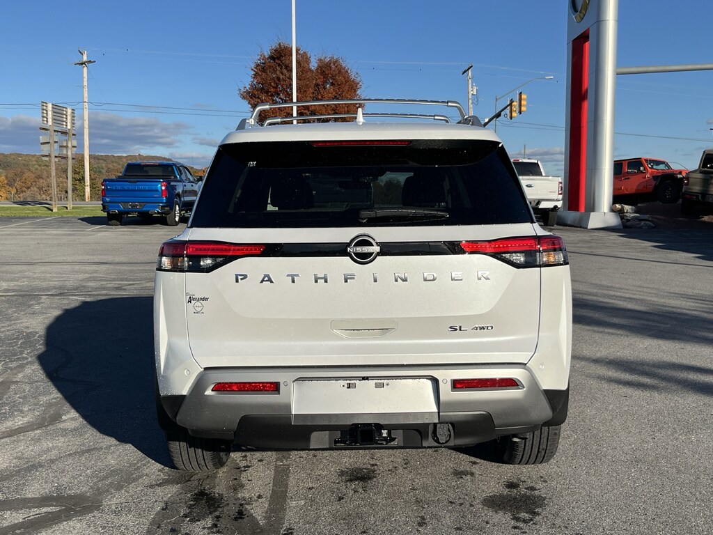 New 2025 Nissan Pathfinder SL SUV