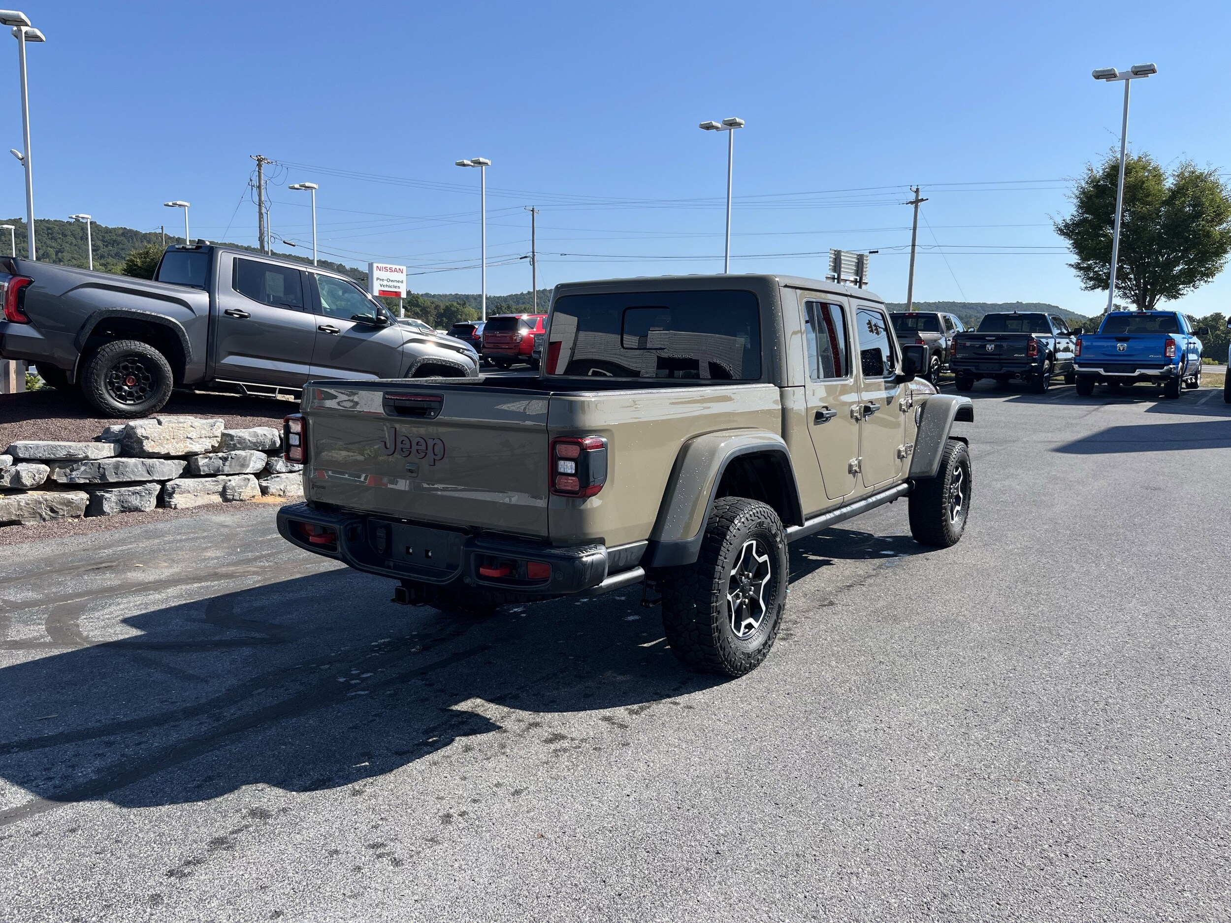 2020 Jeep Gladiator Rubicon photo 2