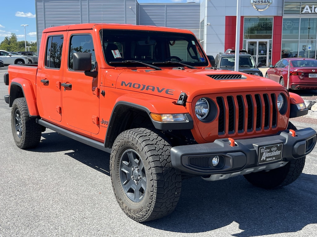 Used 2023 Jeep Gladiator Mojave Truck Crew Cab