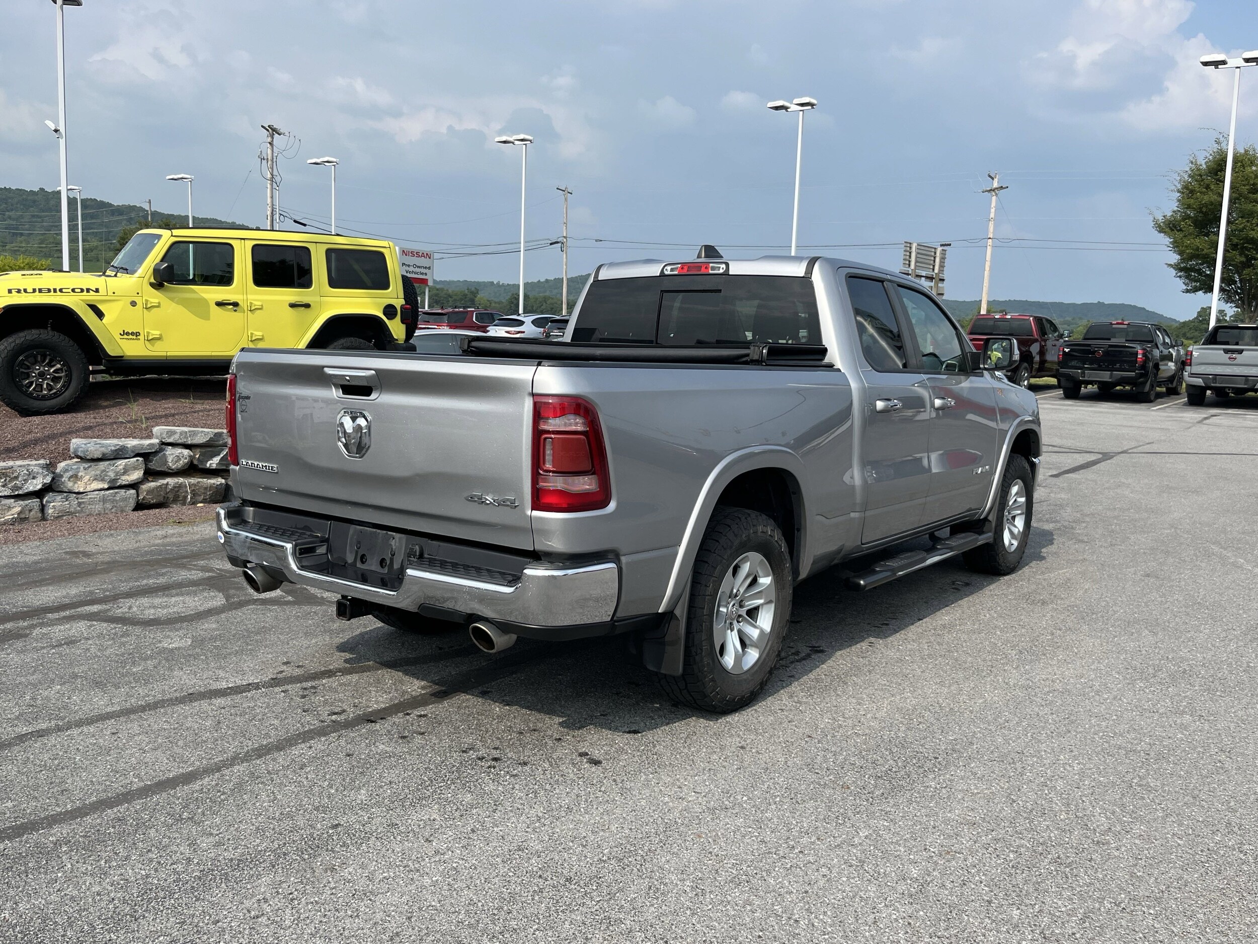 2020 Ram 1500 Laramie photo 3