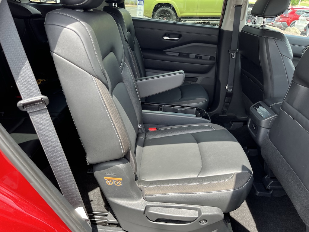 Used 2023 Nissan Pathfinder SL SUV