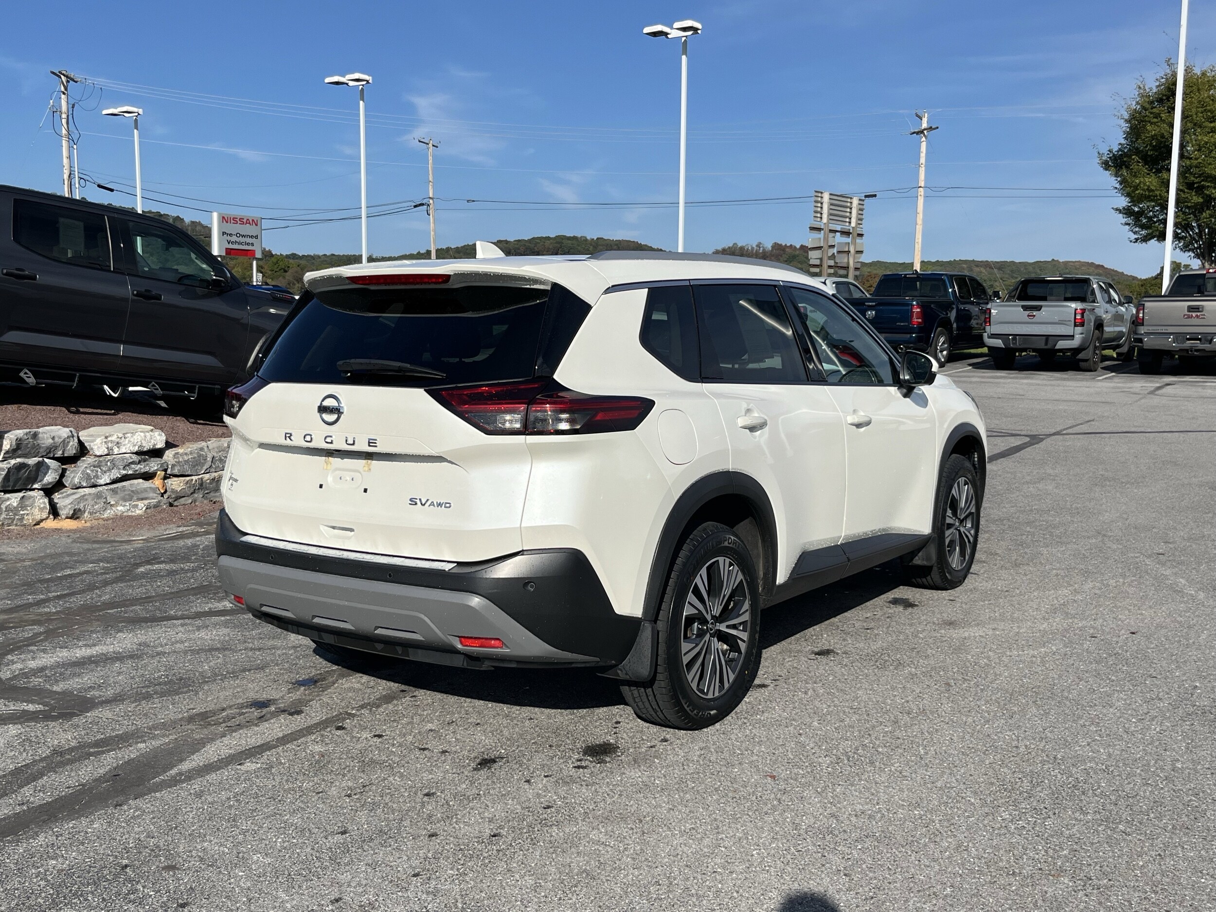 2021 Nissan Rogue AWD SV photo 3