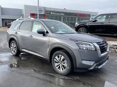 2025 Nissan Pathfinder SL SUV